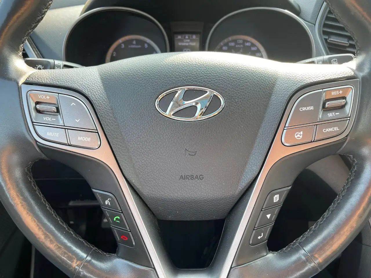 Hyundai SANTA FE снимка Hyundai SANTA FE