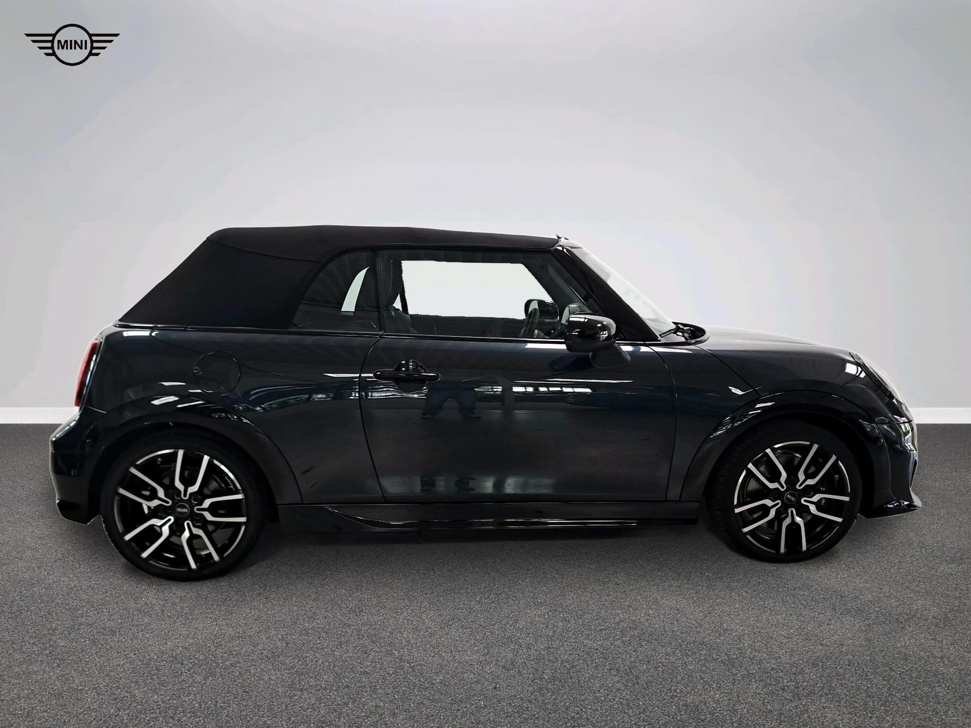 MINI Cooper S Cabrio John Cooper Works Trim — photo 2
