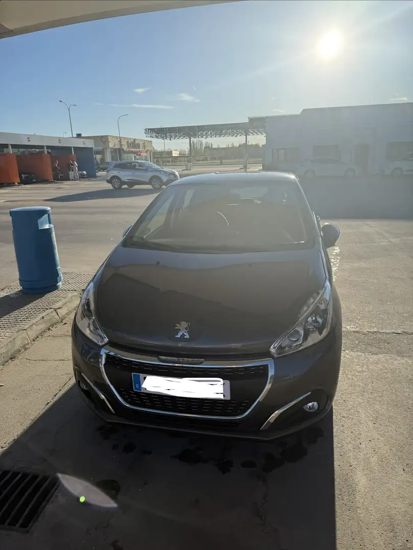 Peugeot 208 1.2 PureTech S&S Signature 82 - 1