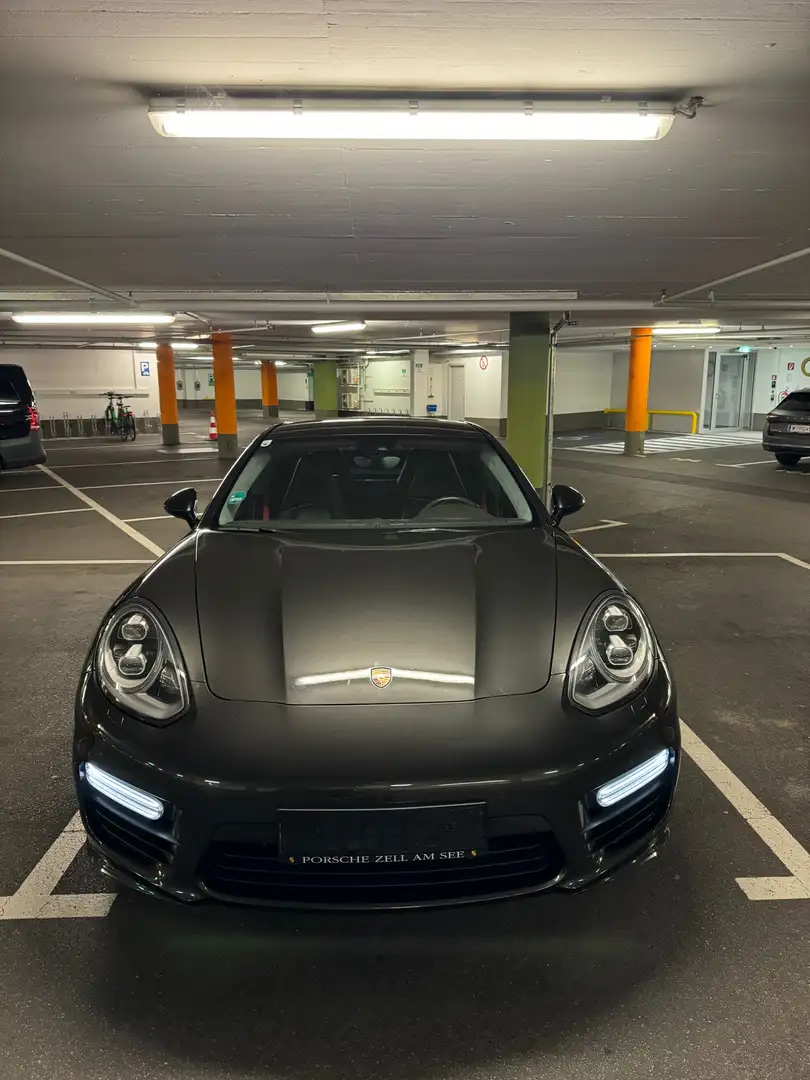 Porsche Panamera Turbo DSG Facelift Grau - 2