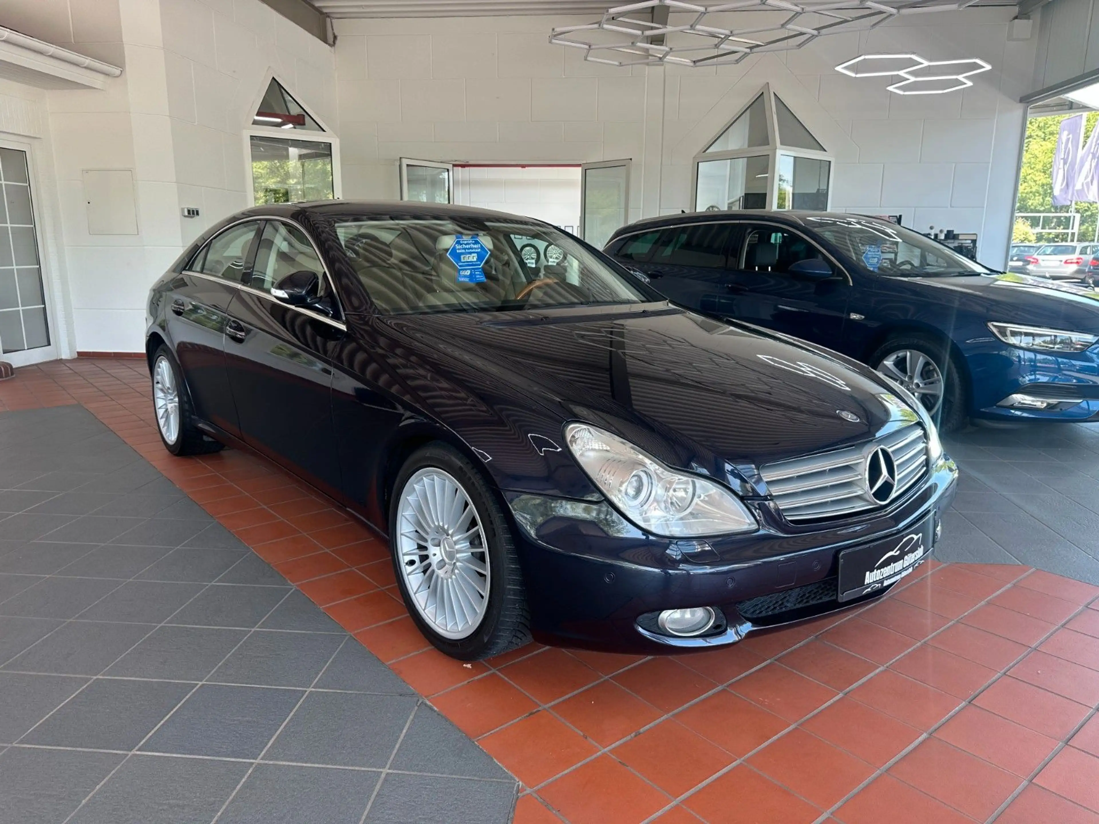 Mercedes-Benz CLS 320 CDI * Beige / TOP * — photo 2