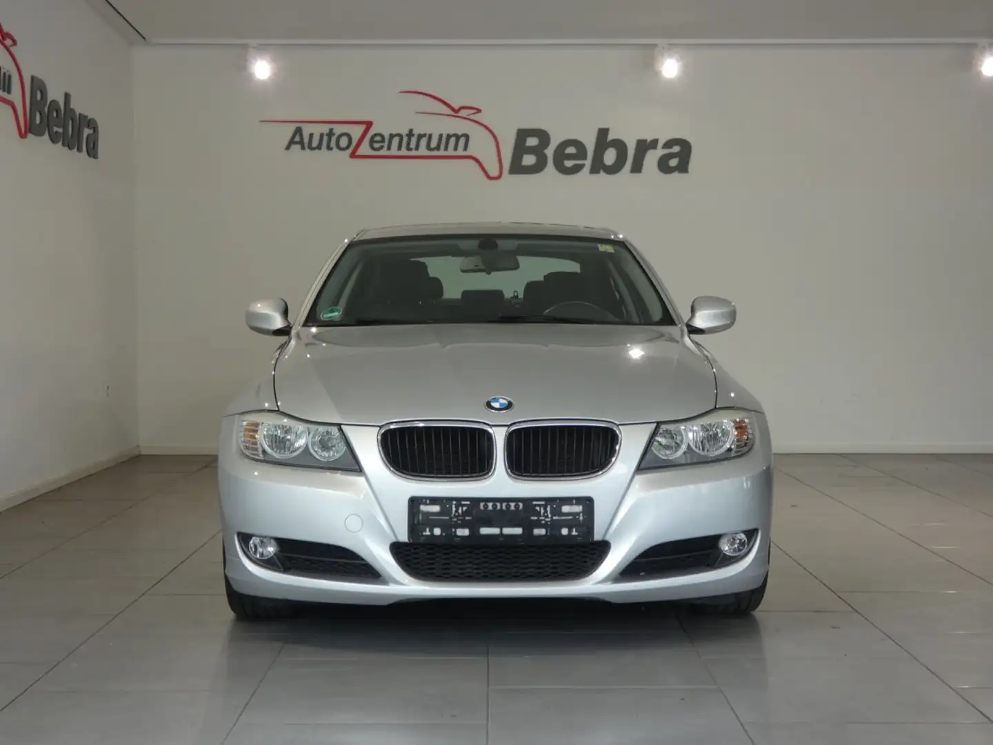 BMW 318 d Limousine PDC/SHZ/ZV+FB/MFL/TÜV 12-26 Silber - 2