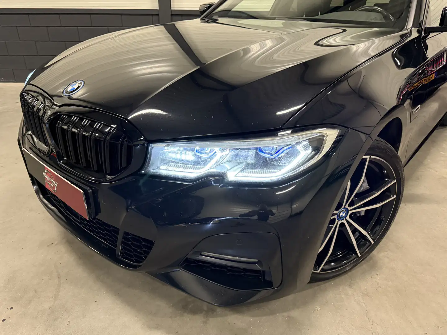 BMW 330 3-serie Touring 330e xDrive M-Sport PANO/LASER/360 Noir - 2