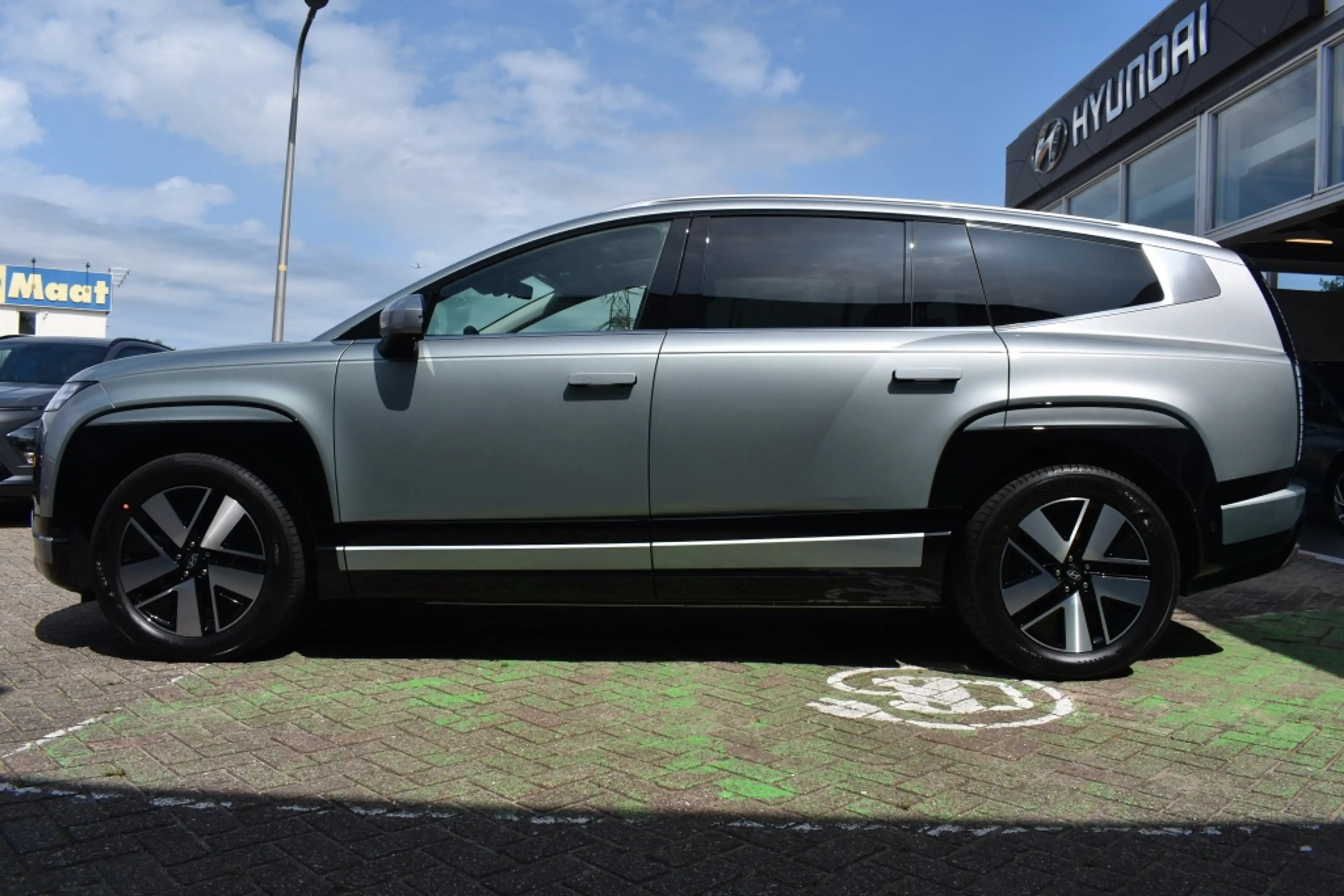 Hyundai IONIQ 9 110.3 kWh Connect+ 7Zits Incl. €5.000,- WK Korting — photo 4