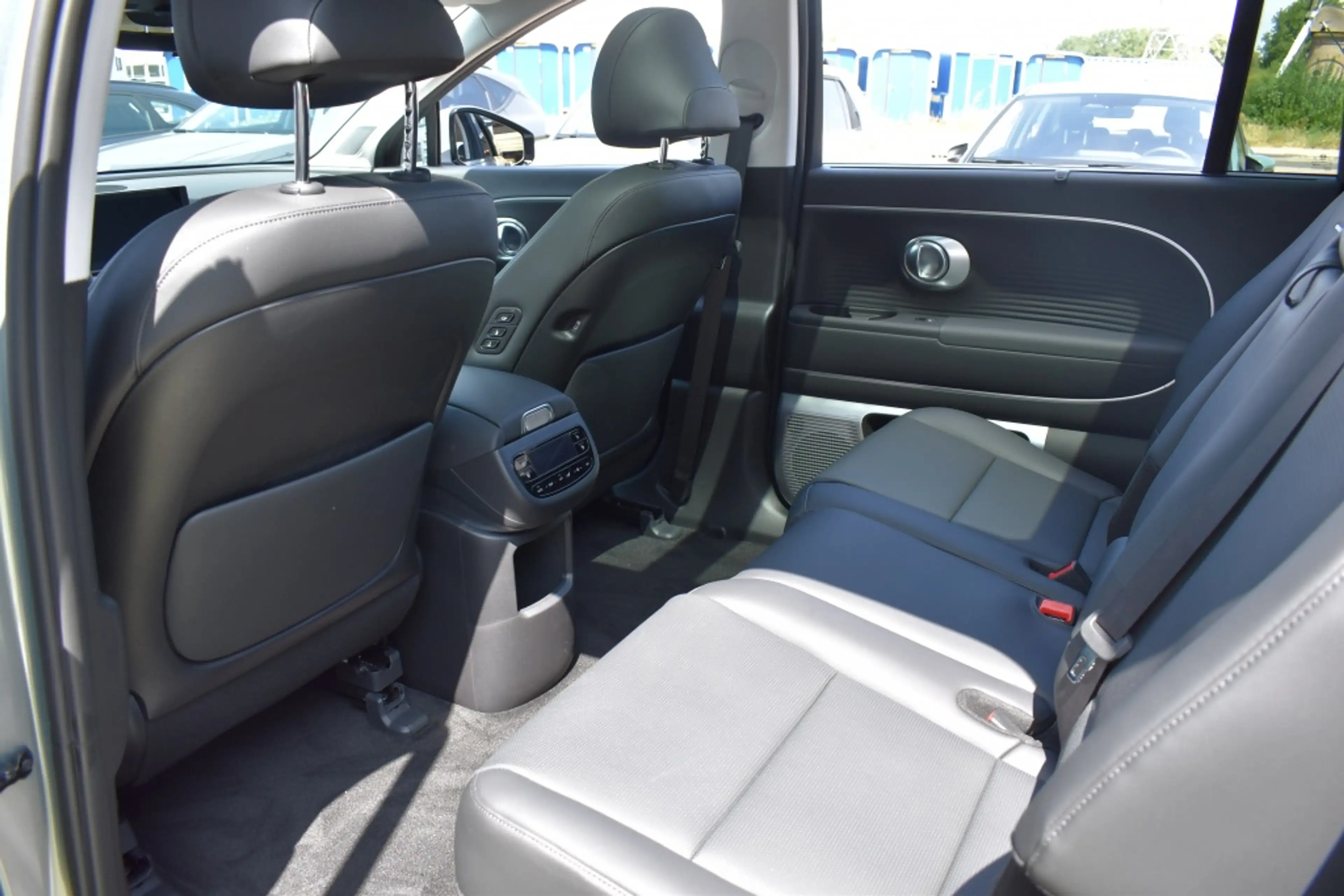 Hyundai IONIQ 9 110.3 kWh Connect+ 7Zits Incl. €5.000,- WK Korting — photo 14