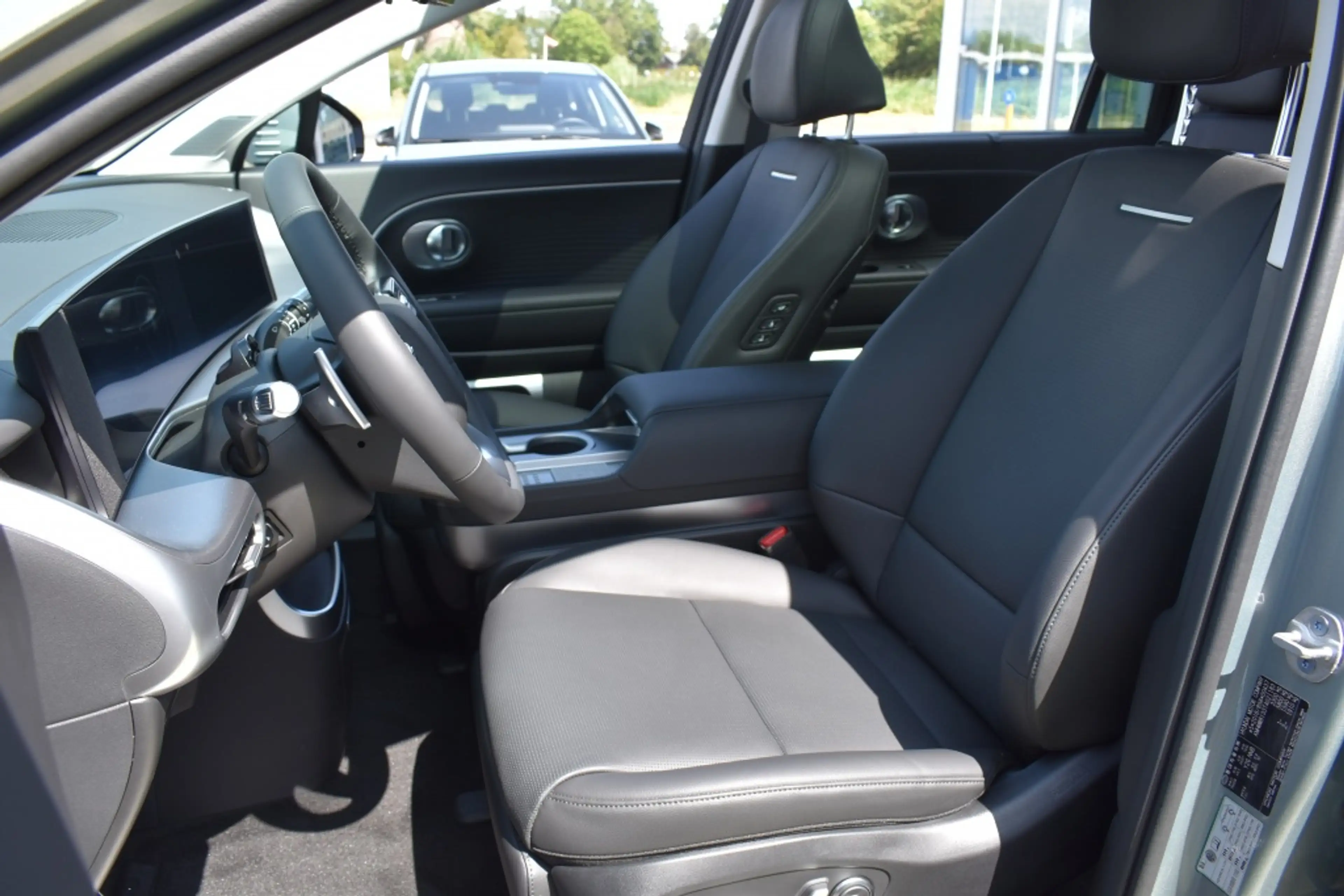 Hyundai IONIQ 9 110.3 kWh Connect+ 7Zits Incl. €5.000,- WK Korting — photo 10