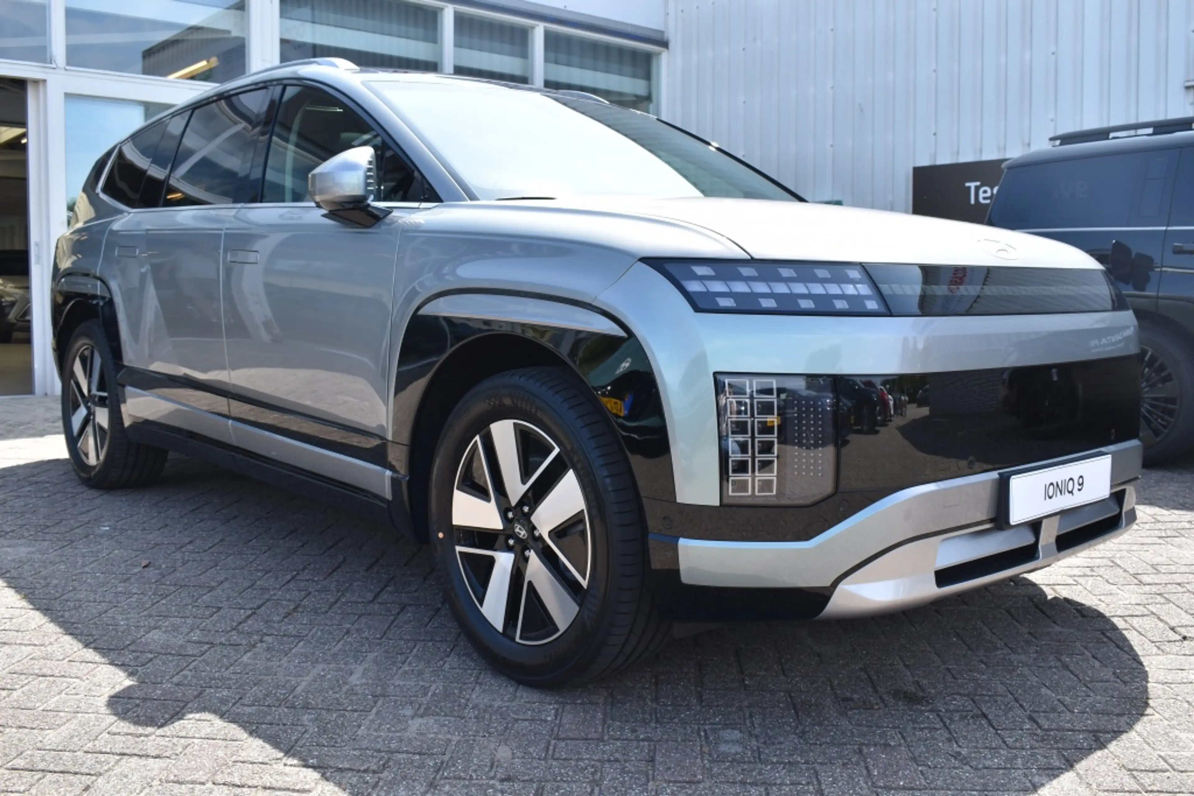 Hyundai IONIQ 9 110.3 kWh Connect+ 7Zits Incl. €5.000,- WK Korting — photo 9