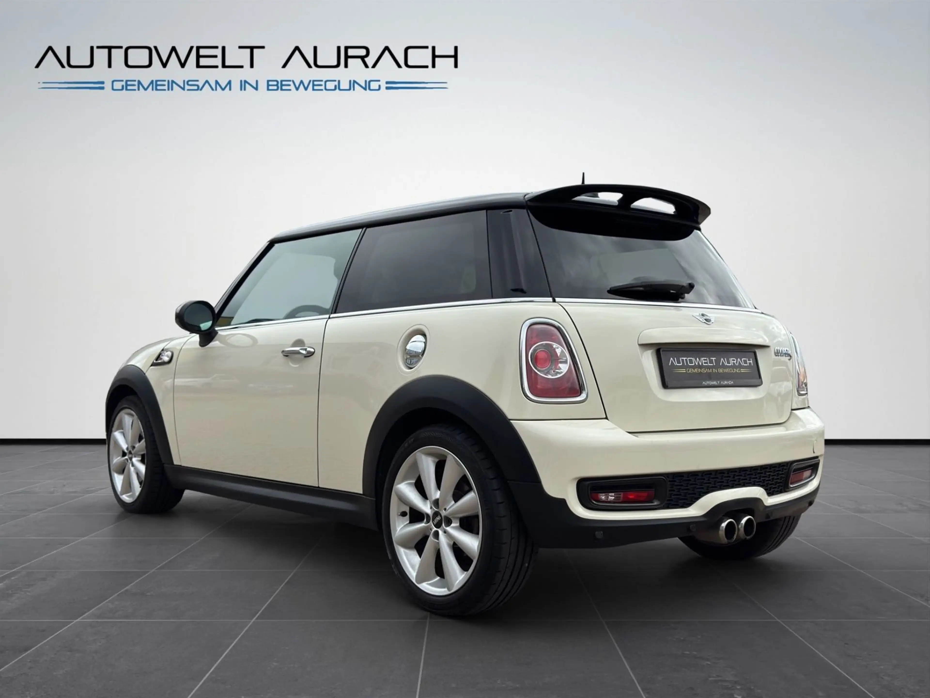 MINI Cooper S 1.6 AUTO.  LEDER NAVI SZH PDC ALU BT — photo 5