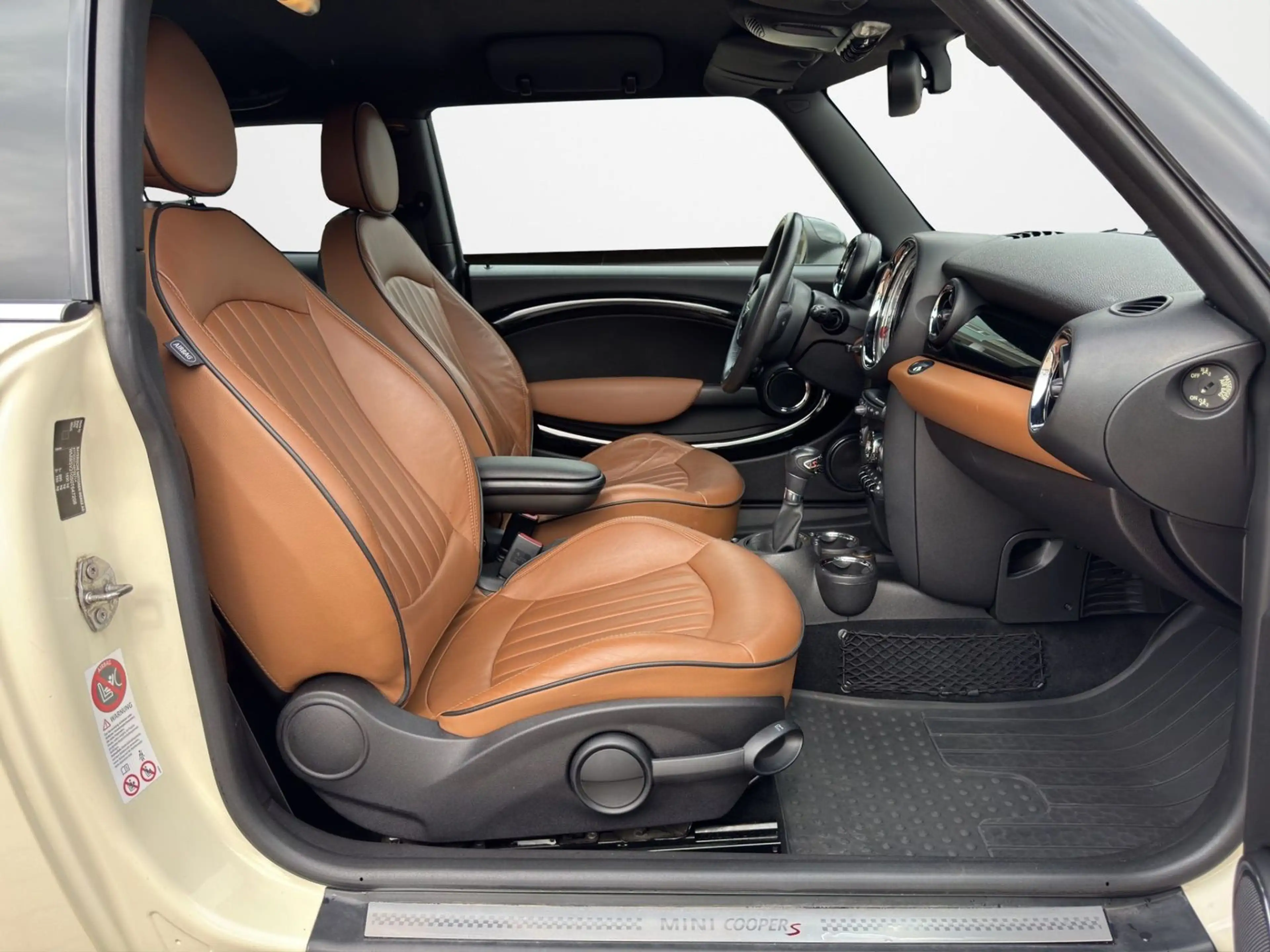 MINI Cooper S 1.6 AUTO.  LEDER NAVI SZH PDC ALU BT — photo 11