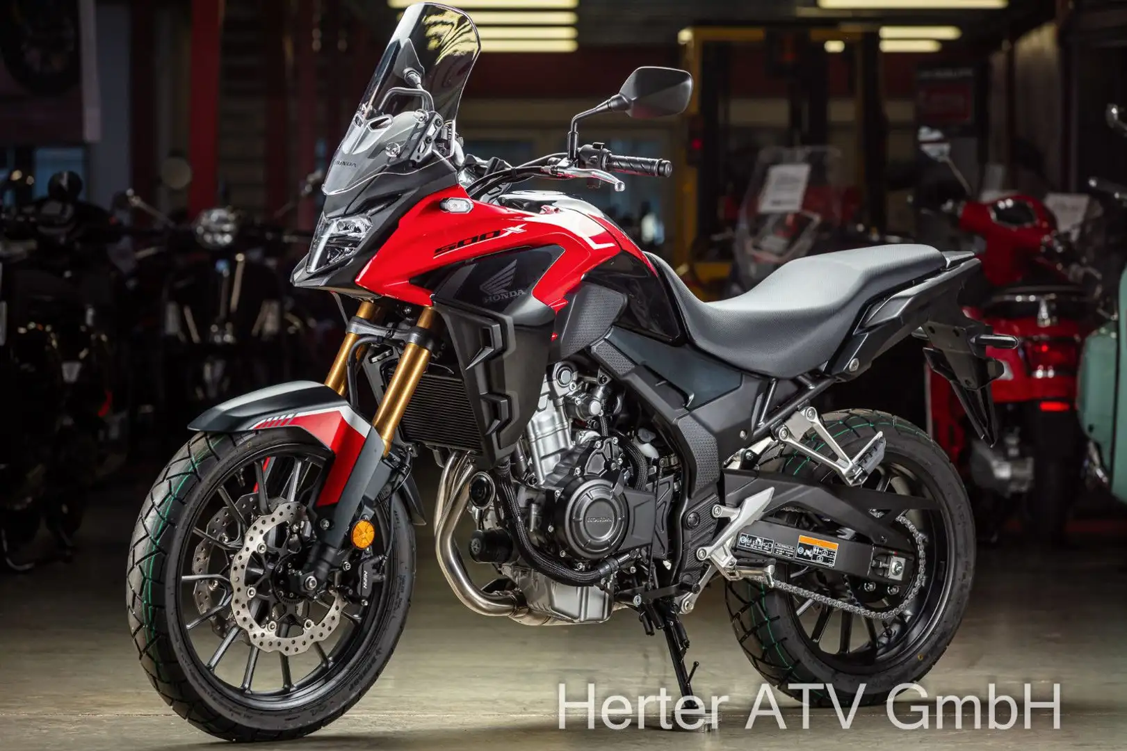 Honda CB 500 X in schwarz und rot - 2