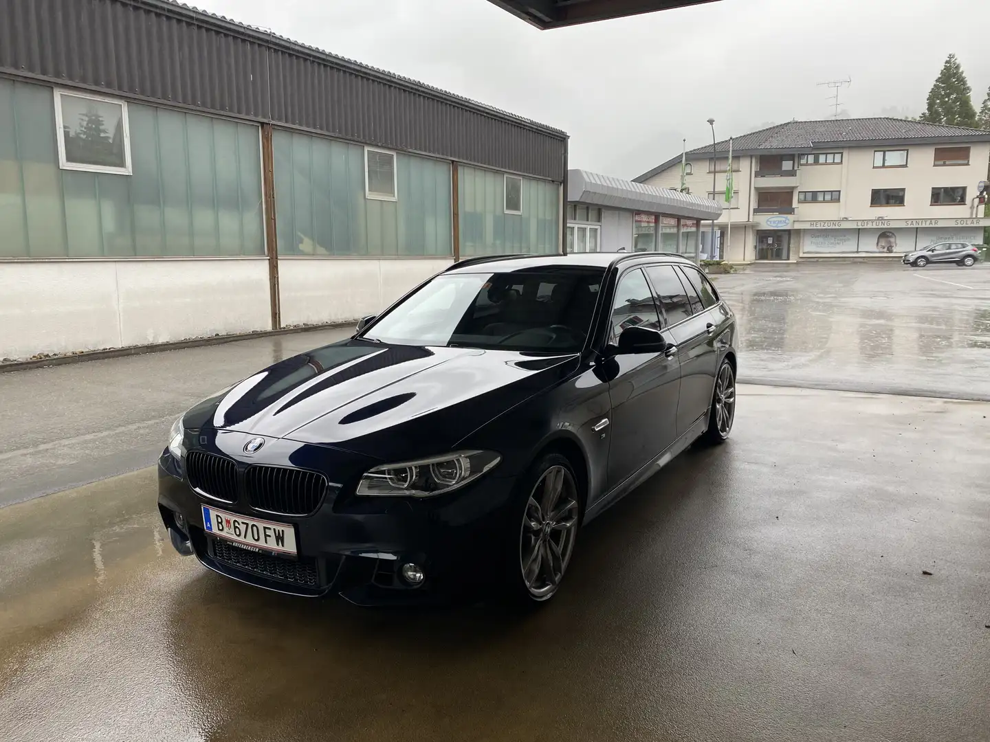 BMW 530 530d xDrive Österreich-Paket Touring Aut. Schwarz - 2