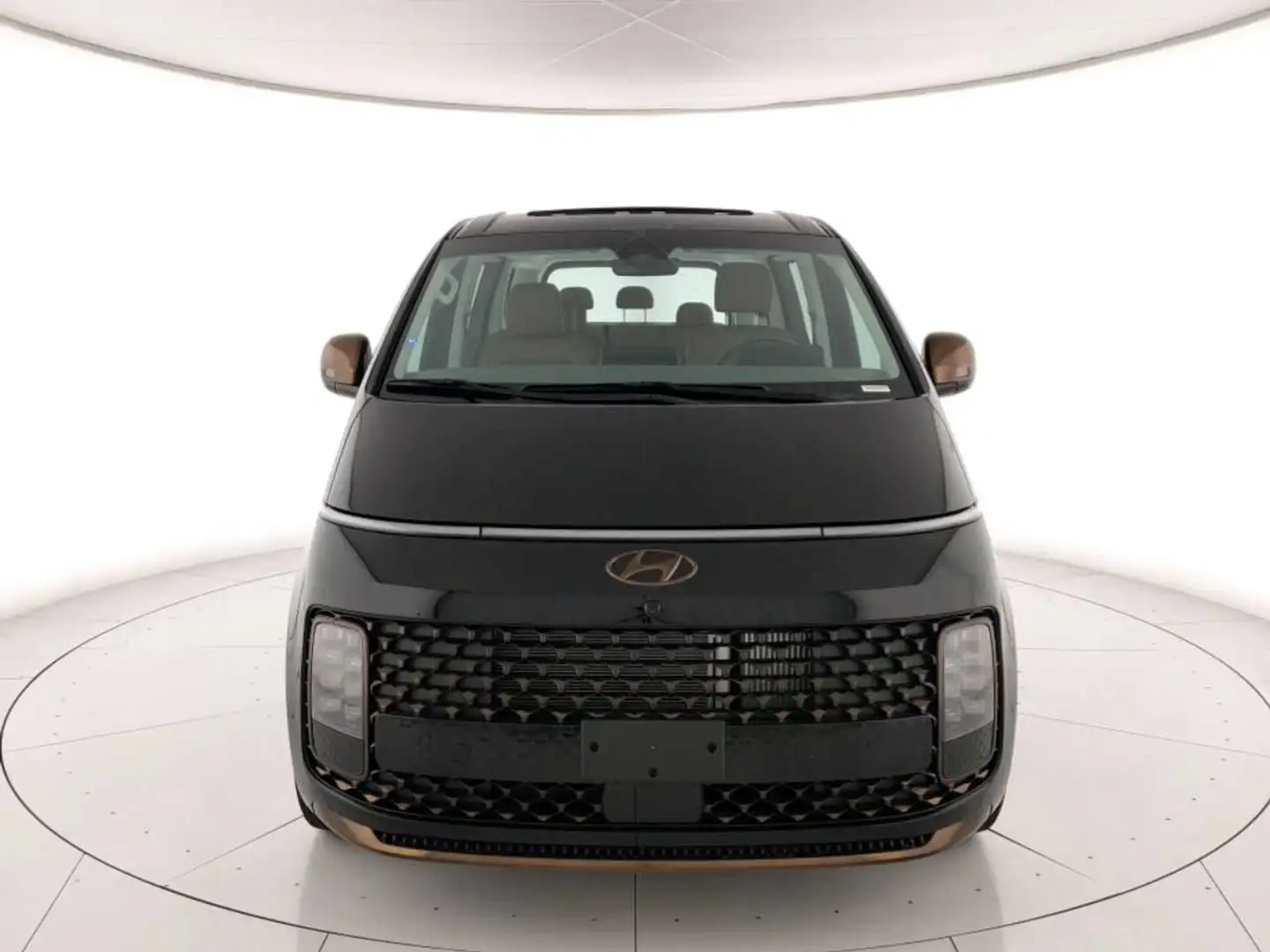 Hyundai STARIA 2.2 Luxury awd auto Fekete - 2