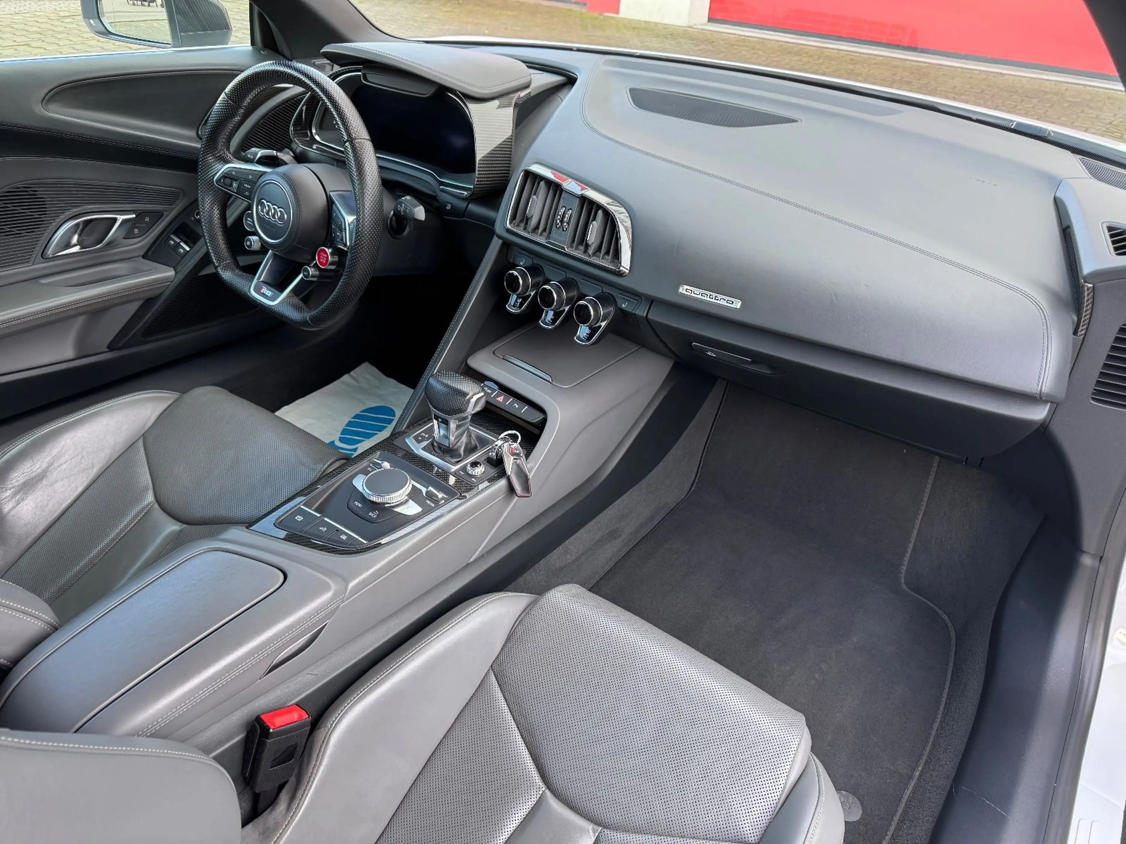 Audi R8 5.2 FSI V10 Quattro Spyder*ServiceNeu*Garant — photo 9