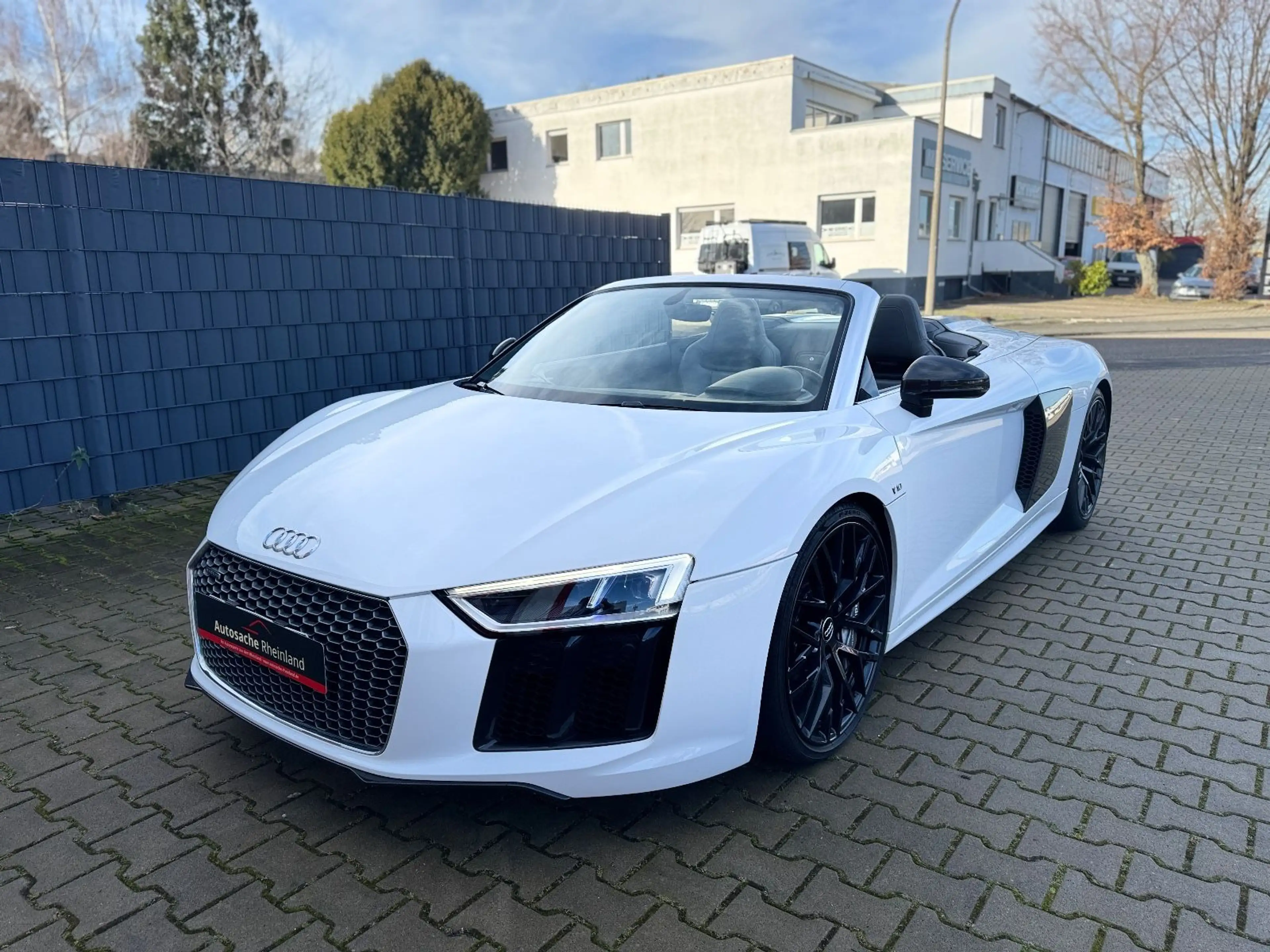 Audi R8 5.2 FSI V10 Quattro Spyder*ServiceNeu*Garant