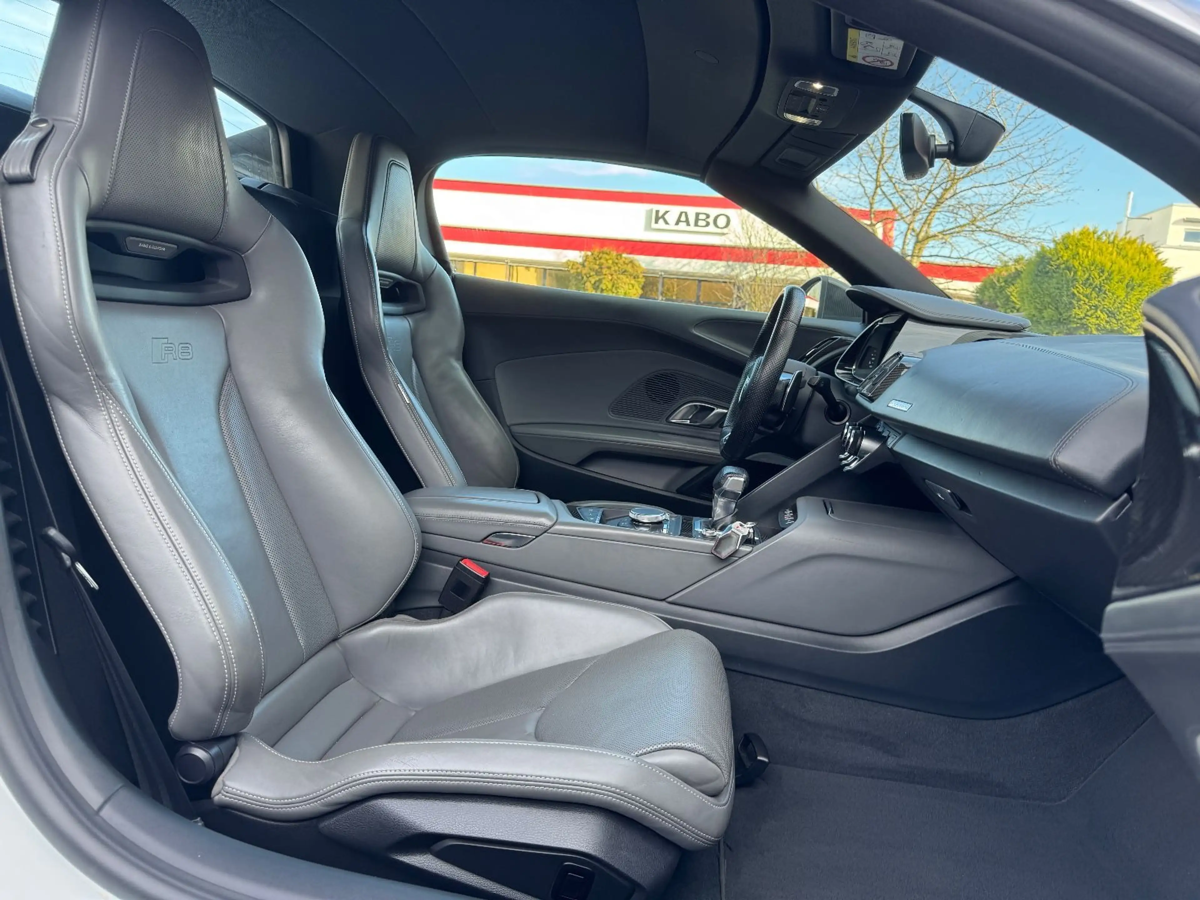 Audi R8 5.2 FSI V10 Quattro Spyder*ServiceNeu*Garant — photo 8