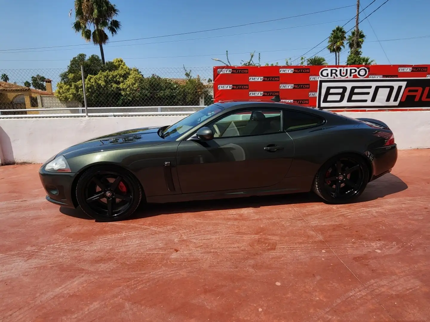 Jaguar XK Coupé 4.2L V8 Aut. Vert - 2