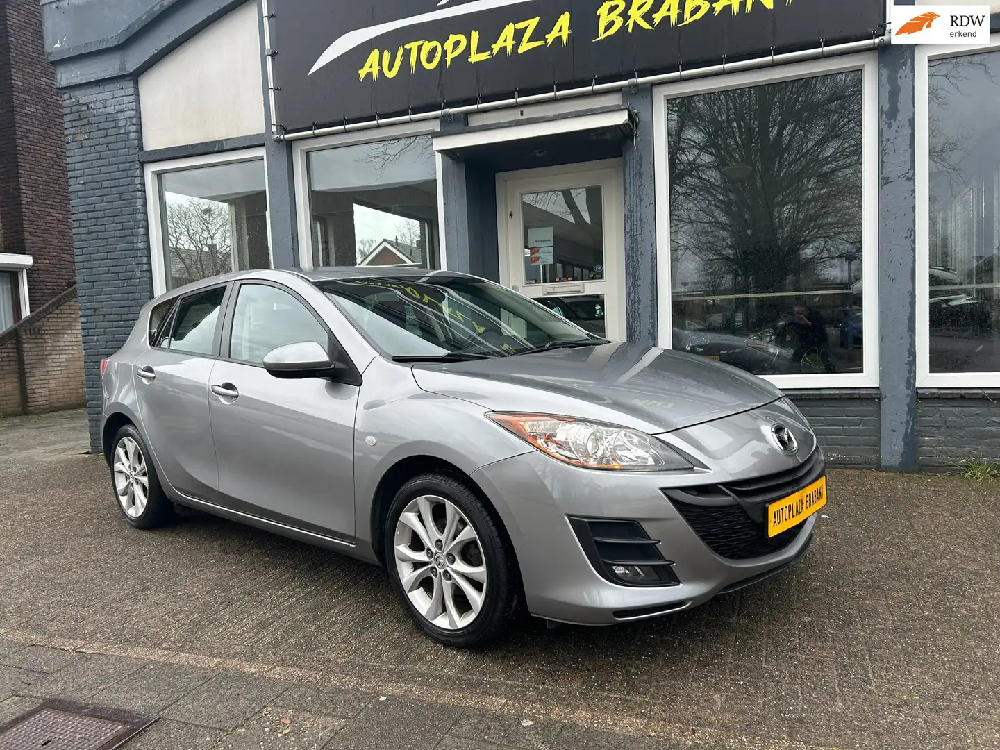 Mazda 3 1.6 S / NAVI/ AIRCO/ PDC/ CRUISE/ XENON/ 16 INCH/ Grau - 1