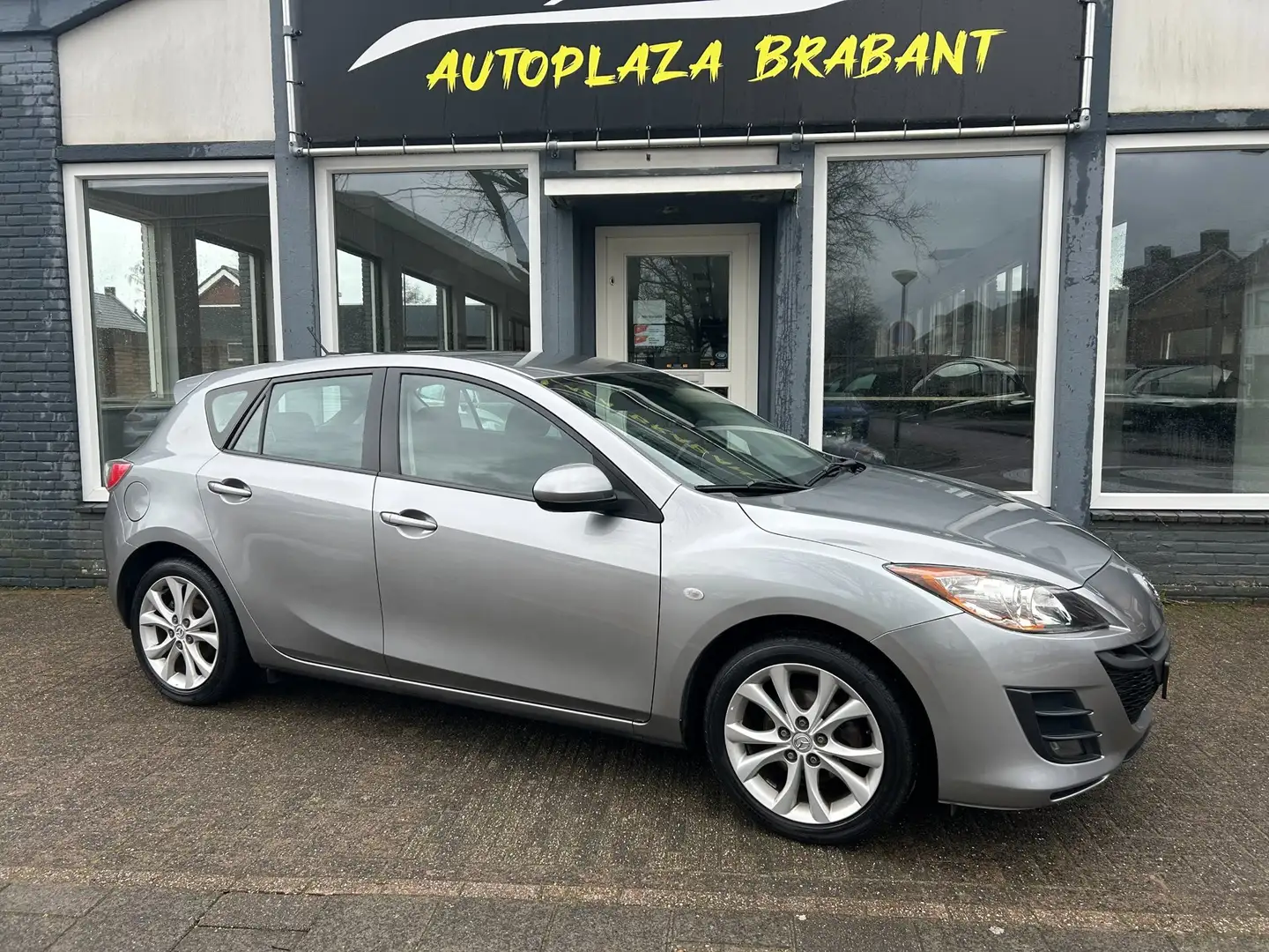 Mazda 3 1.6 S / NAVI/ AIRCO/ PDC/ CRUISE/ XENON/ 16 INCH/ Grau - 2