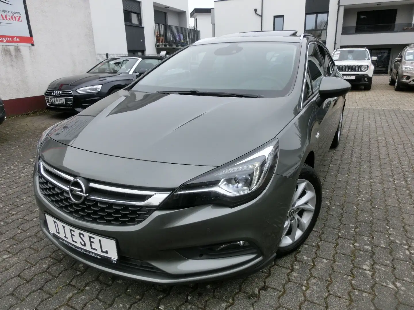 Opel Astra ASTRA K 1.6 CDTI SPORTS TOURER INNOVATION PAKET Gris - 1
