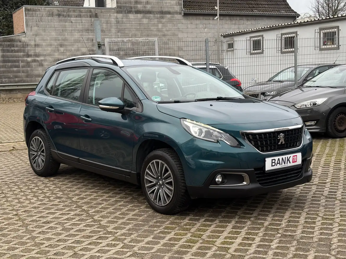 Peugeot 2008 1,2i*Sitzheizung*Zahnriehmen Neu*Klima Blau - 1