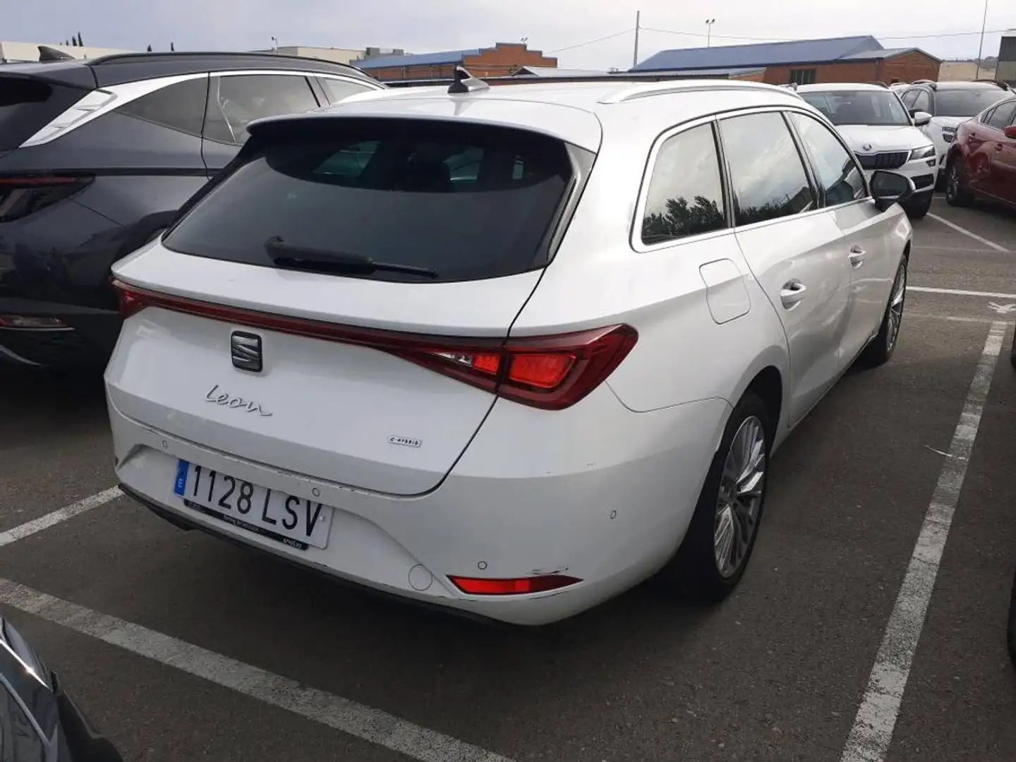 SEAT Leon ST 1.4 TSI e-Hybrid S&S Xcellence DSG-6 204 Blanc - 2