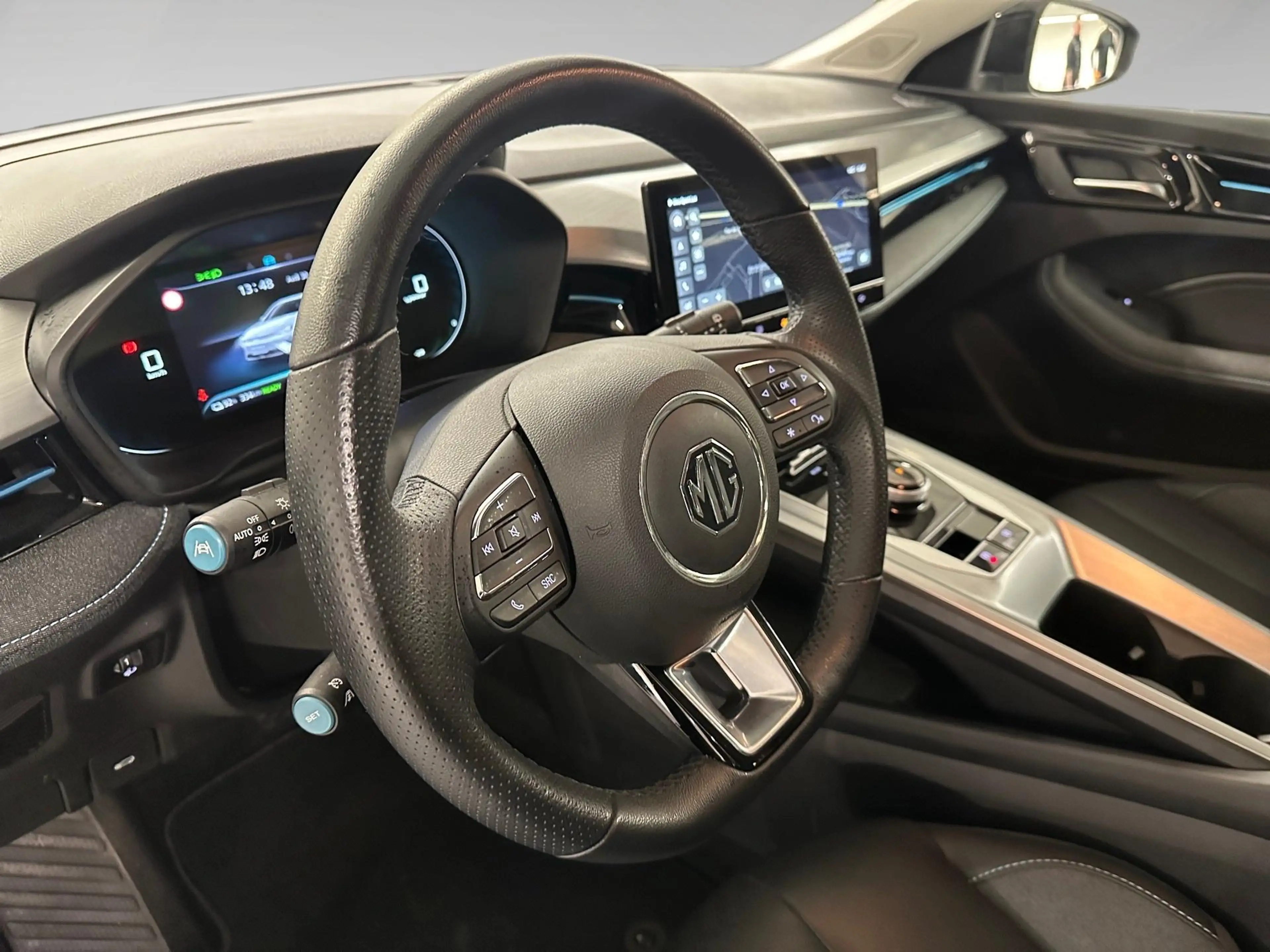 MG MG5 LUXURY — photo 8