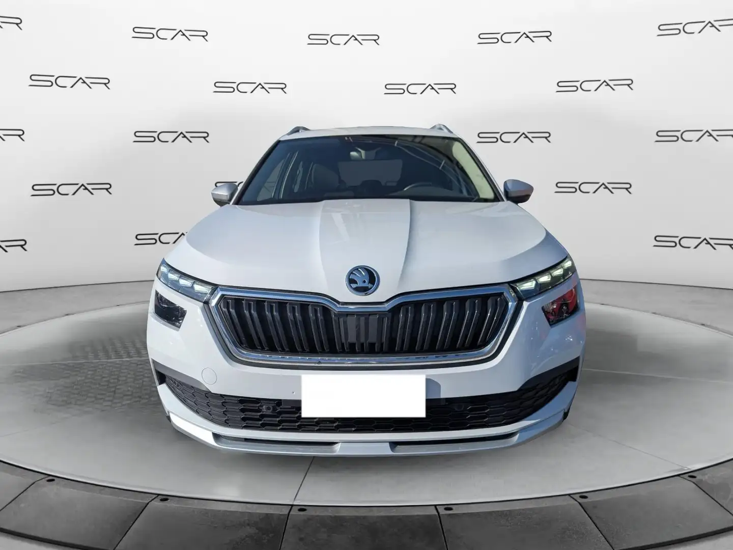 Skoda Kamiq 1.0 TSI 110 CV ScoutLine Bianco - 2