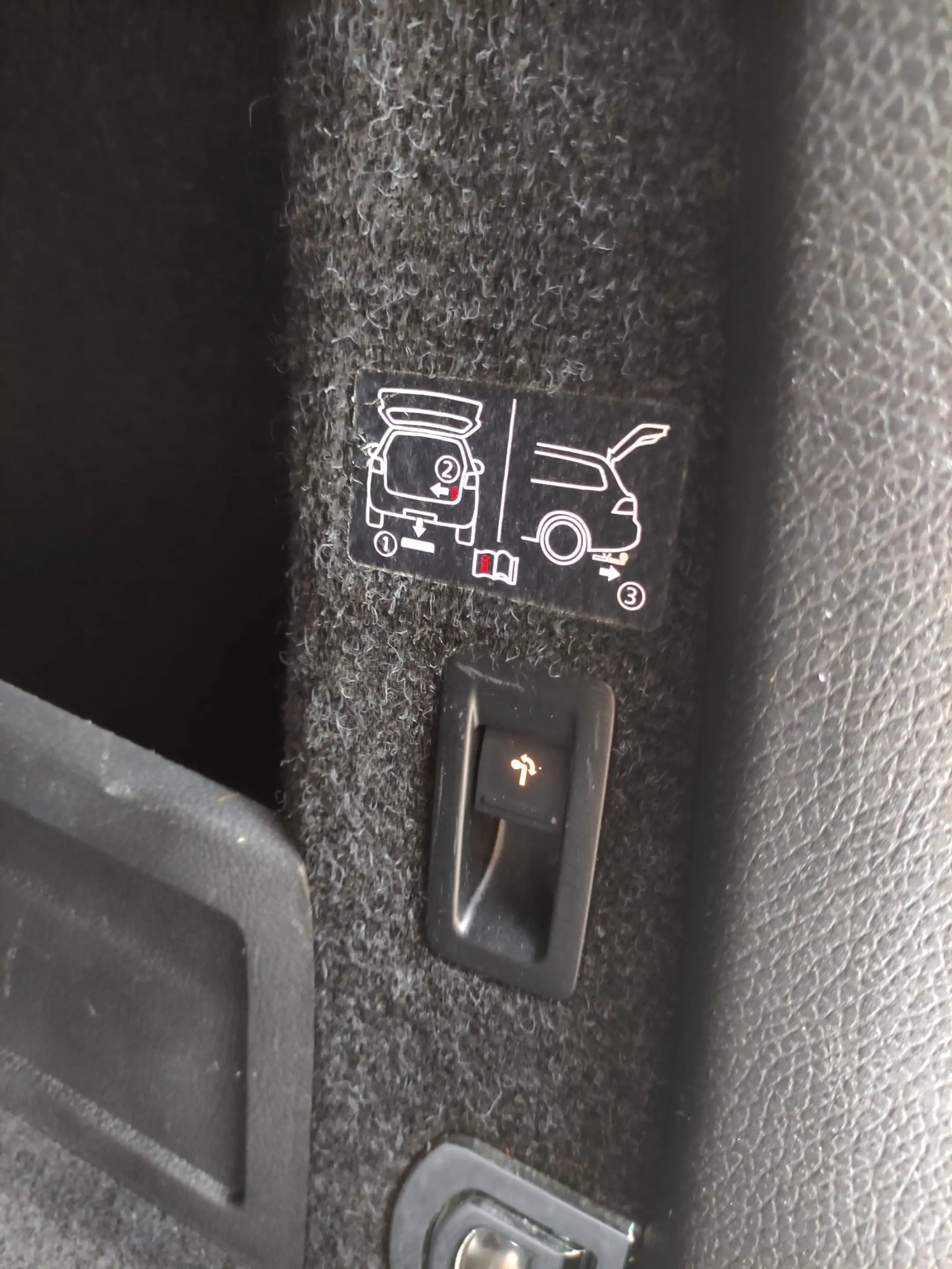 Volkswagen Passat Alltrack Passat Alltrack BMT Sky 2,0 TDI DPF 4Motion DSG — photo 15