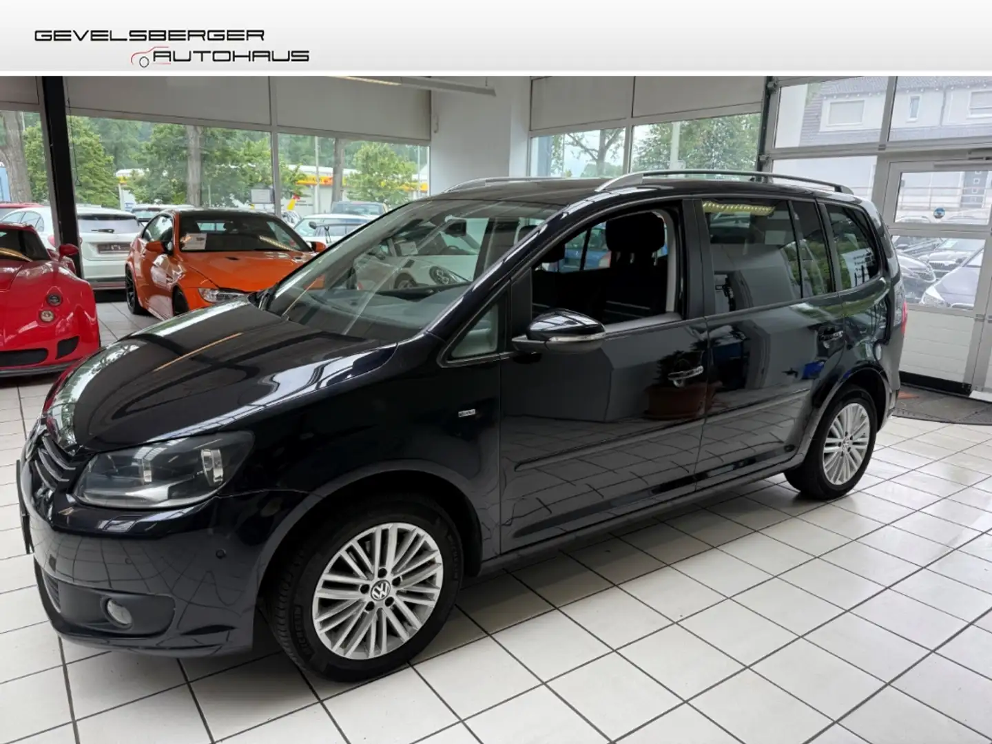 Volkswagen Touran Cup BMT 1.6 TDI 7-Sitzer Navigation Alufelgen Schwarz - 1