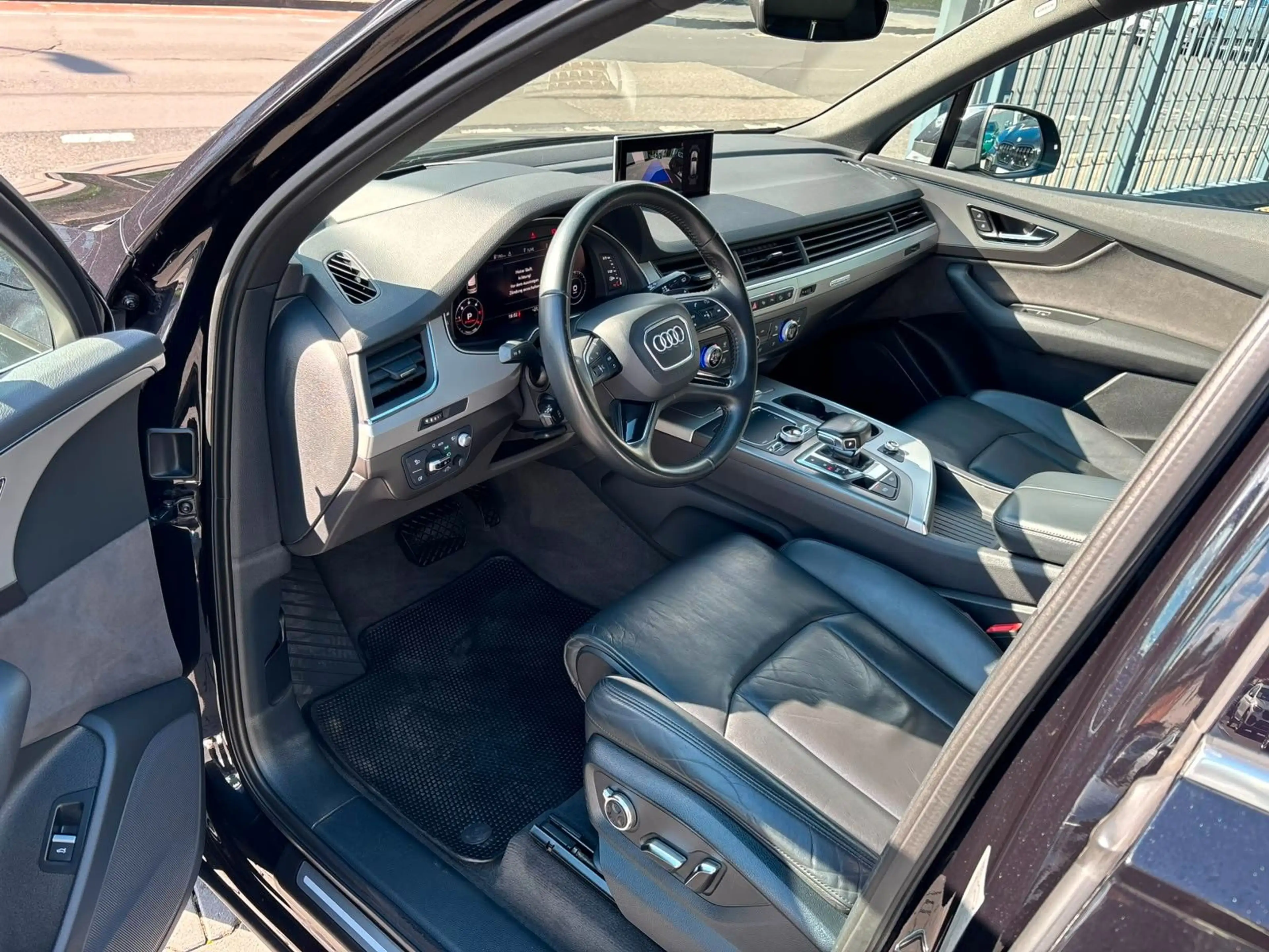 Audi Q7 3.0 TDI quattro 7-Sitzer - Motorrevision // — photo 13