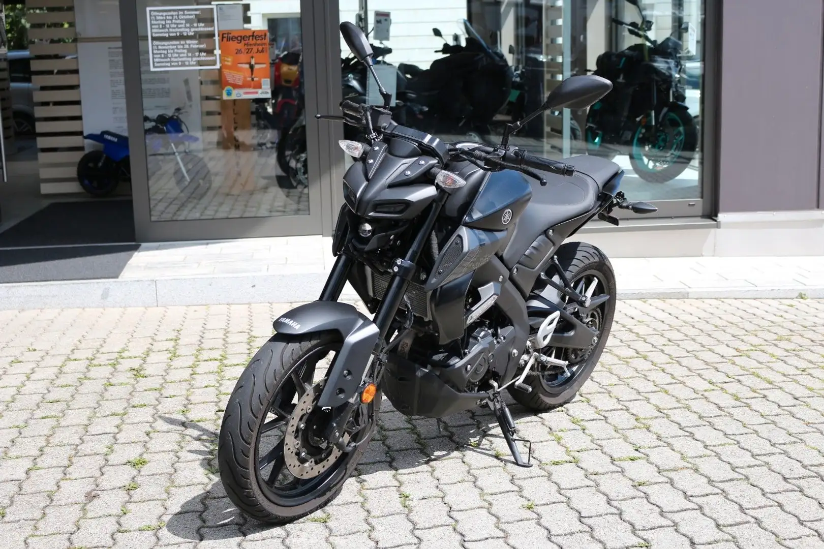 Yamaha MT-125 Top-Zustand kurzes Heck Schwarz - 2