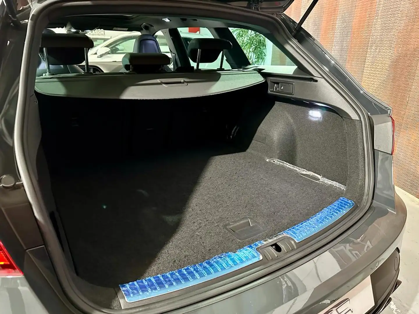 SEAT Leon ST 2.0 TSI S&S Cupra R 4Drive DSG 300 Grijs - 1