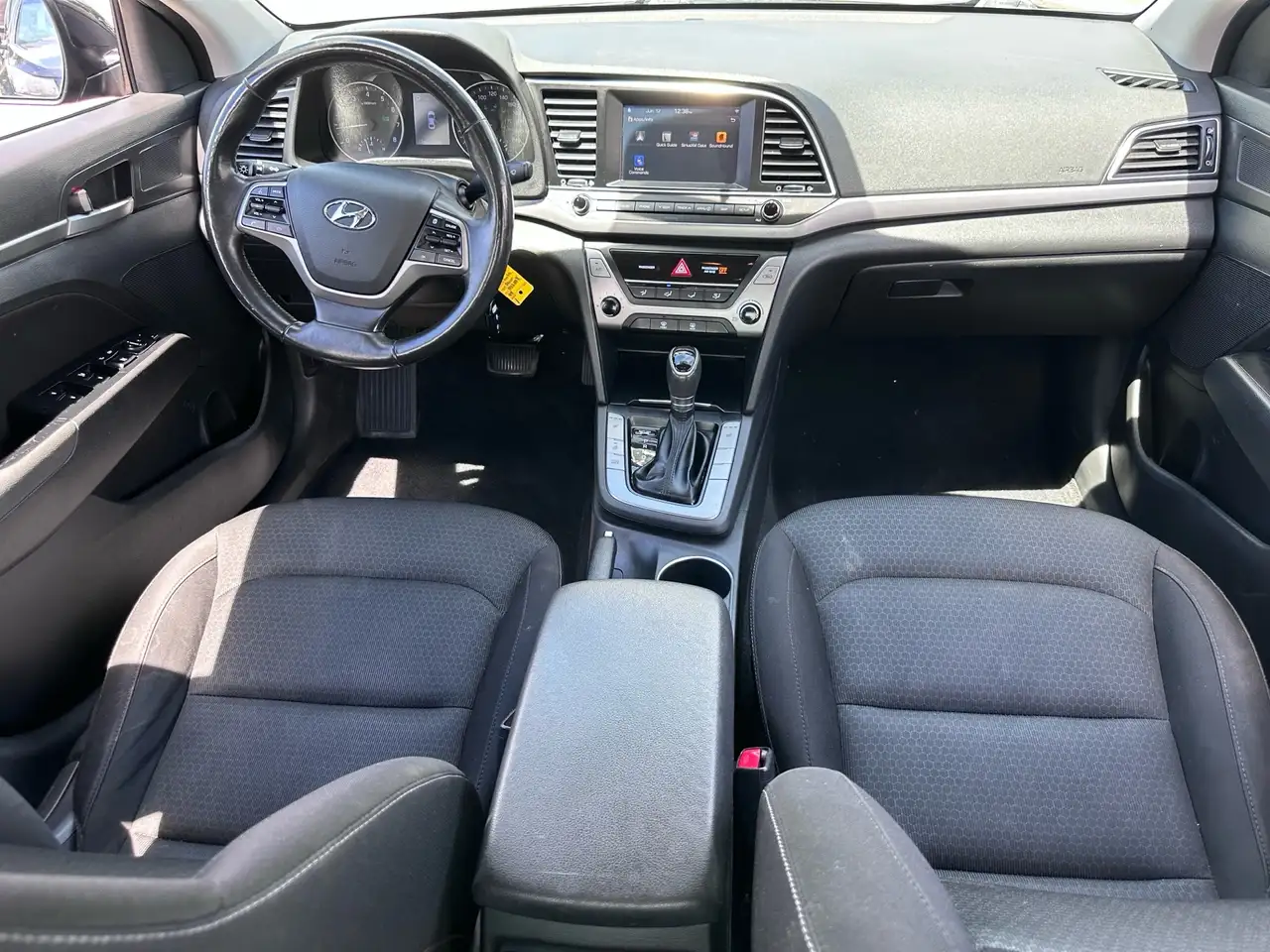 Hyundai ELANTRA fotografie Hyundai ELANTRA