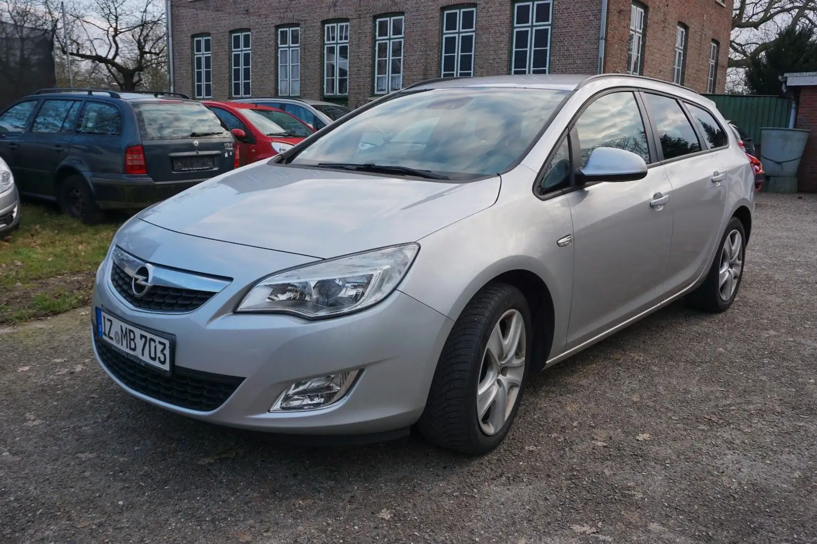 Opel Astra J Sports Tourer Edition, 1.7, Silber - 1