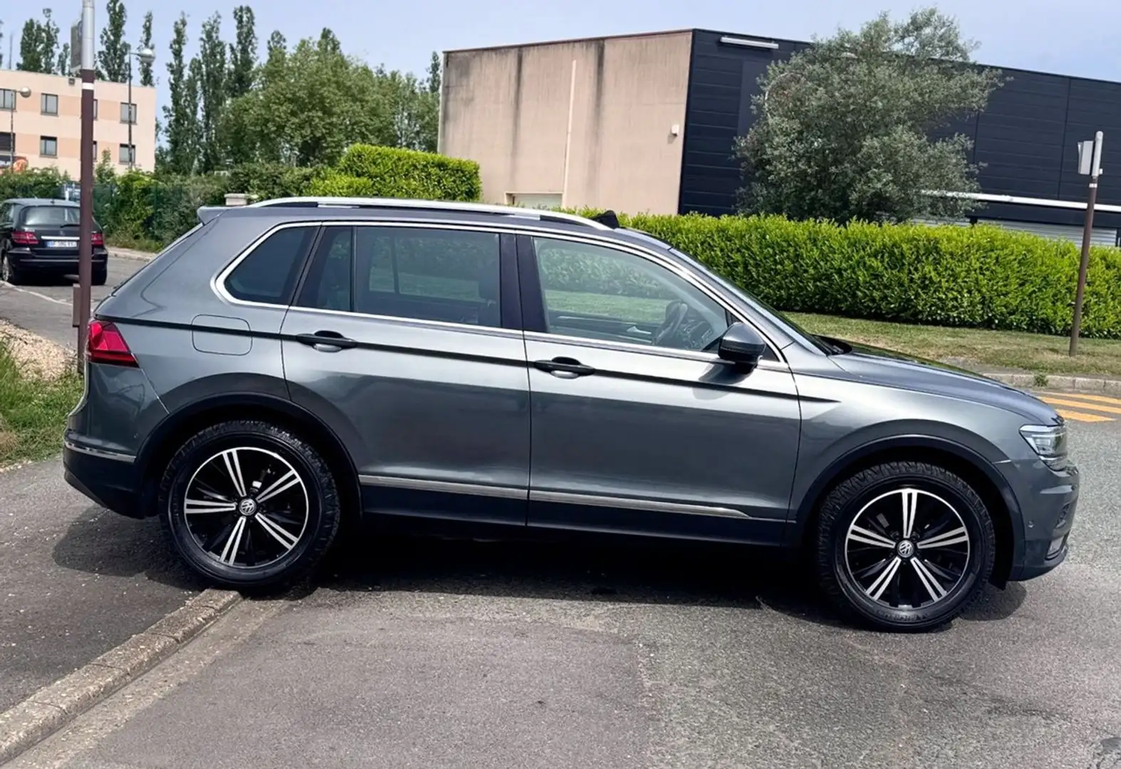 Volkswagen Tiguan Carat 2.0 TDI 150CV BVA7 TOIT OUVRANT 18325HT GARA Gris - 2