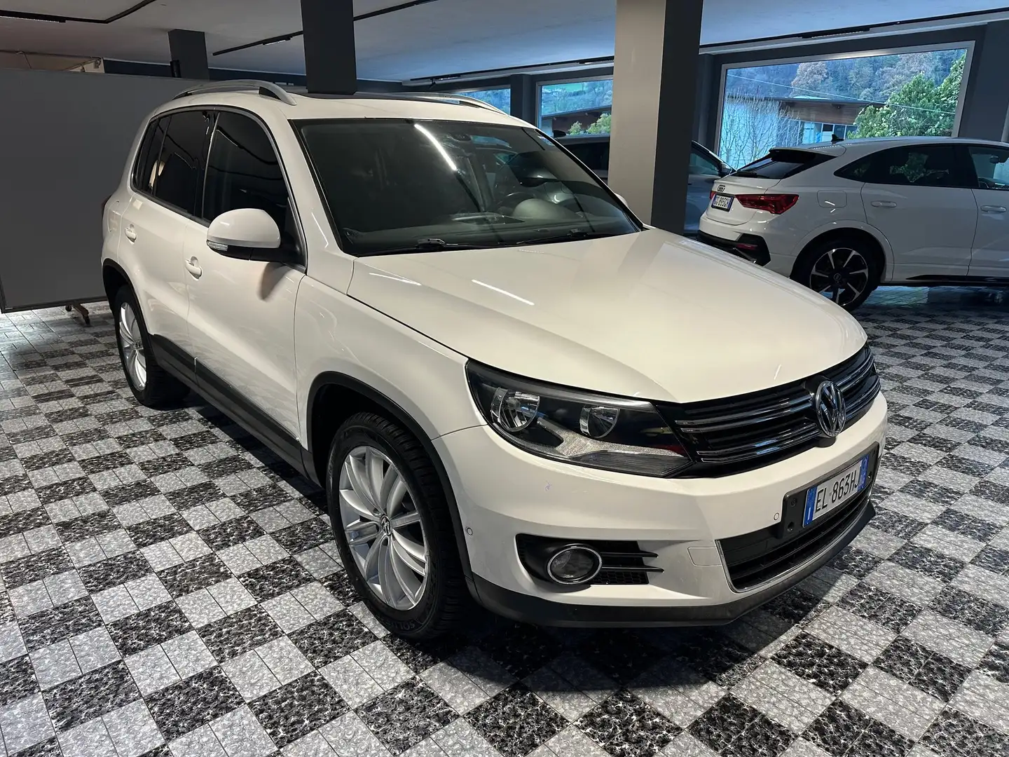 Volkswagen Tiguan Tiguan 2.0 tdi - TETTO APRIBILE Bianco - 2