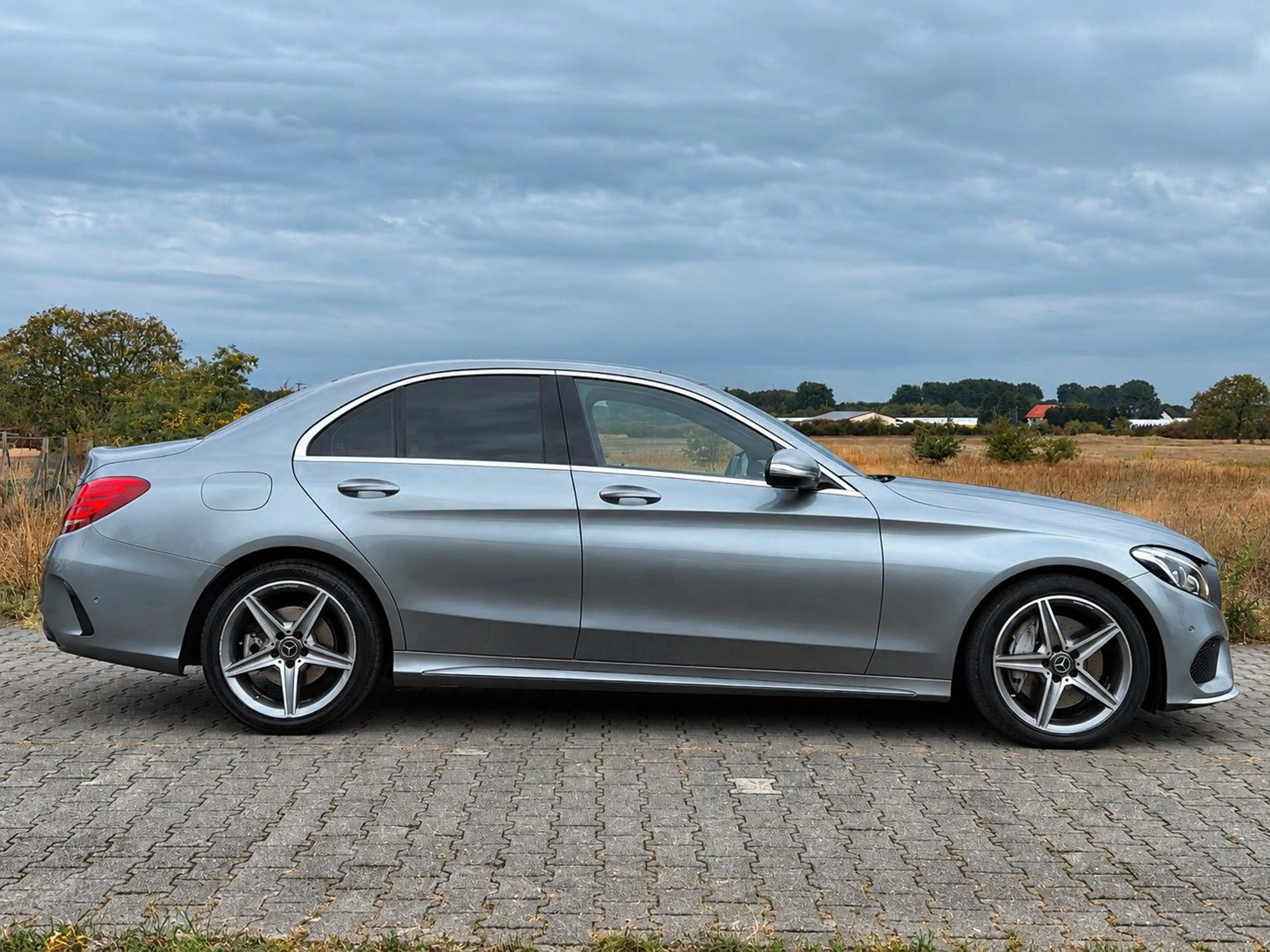 Mercedes-Benz C 250 AMG LINE*PANO*DISTRONIC*LEDER*COMAND*VOLL* — photo 8