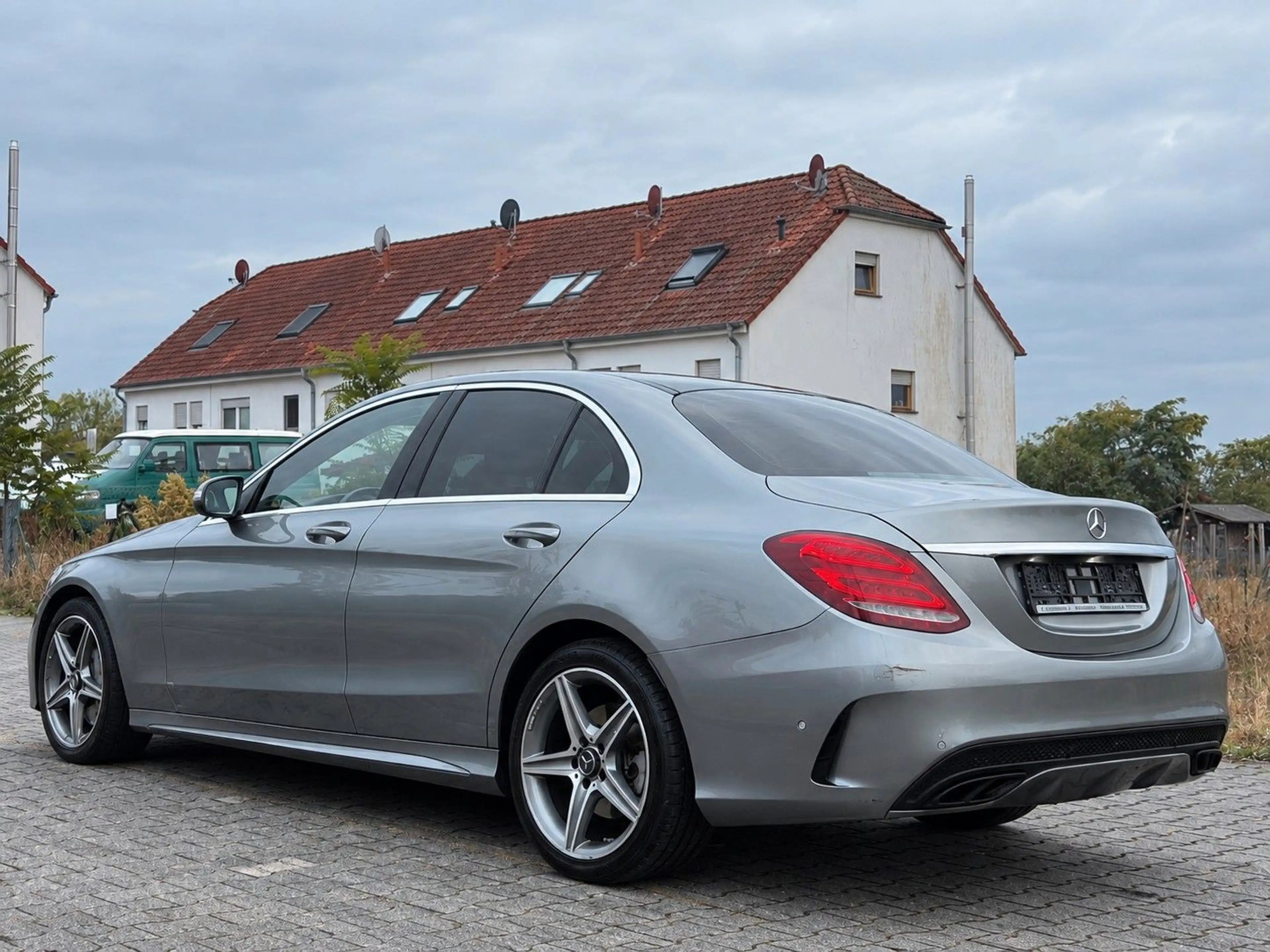 Mercedes-Benz C 250 AMG LINE*PANO*DISTRONIC*LEDER*COMAND*VOLL* — photo 3