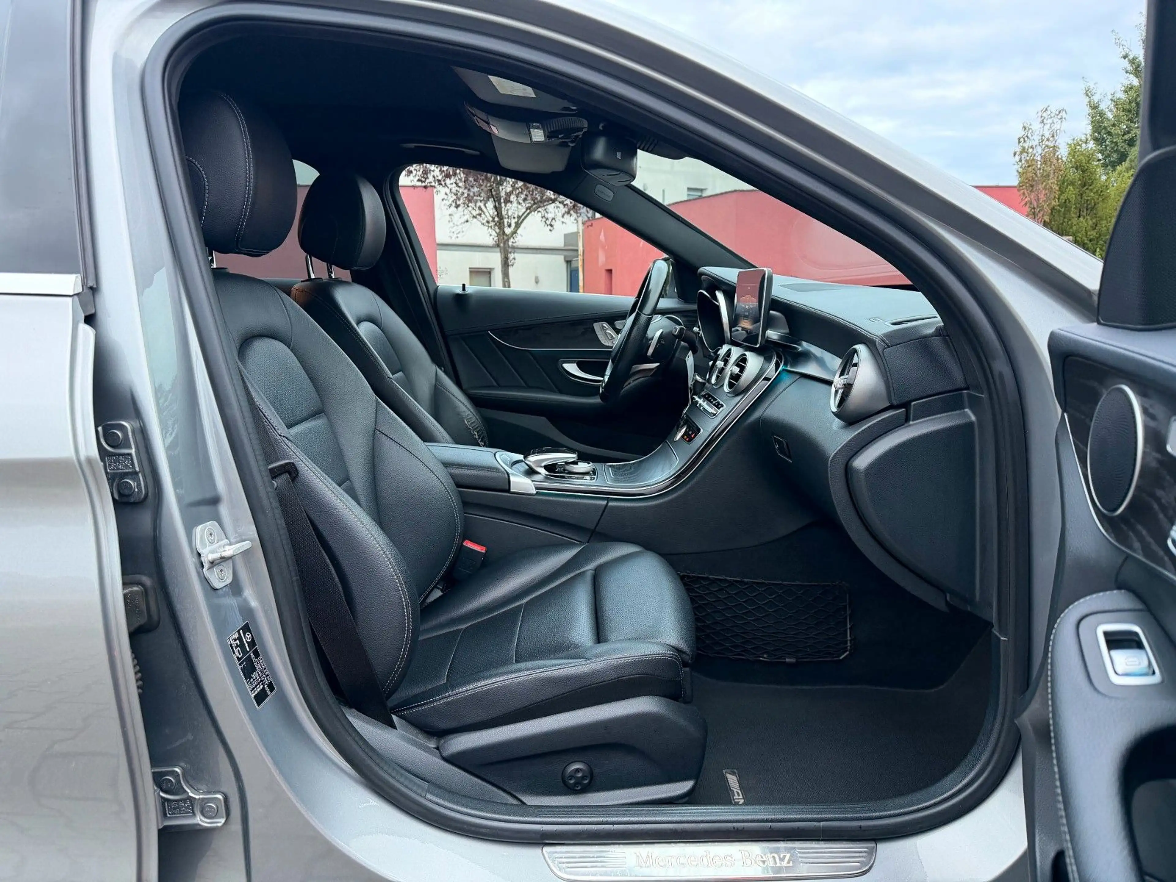 Mercedes-Benz C 250 AMG LINE*PANO*DISTRONIC*LEDER*COMAND*VOLL* — photo 13