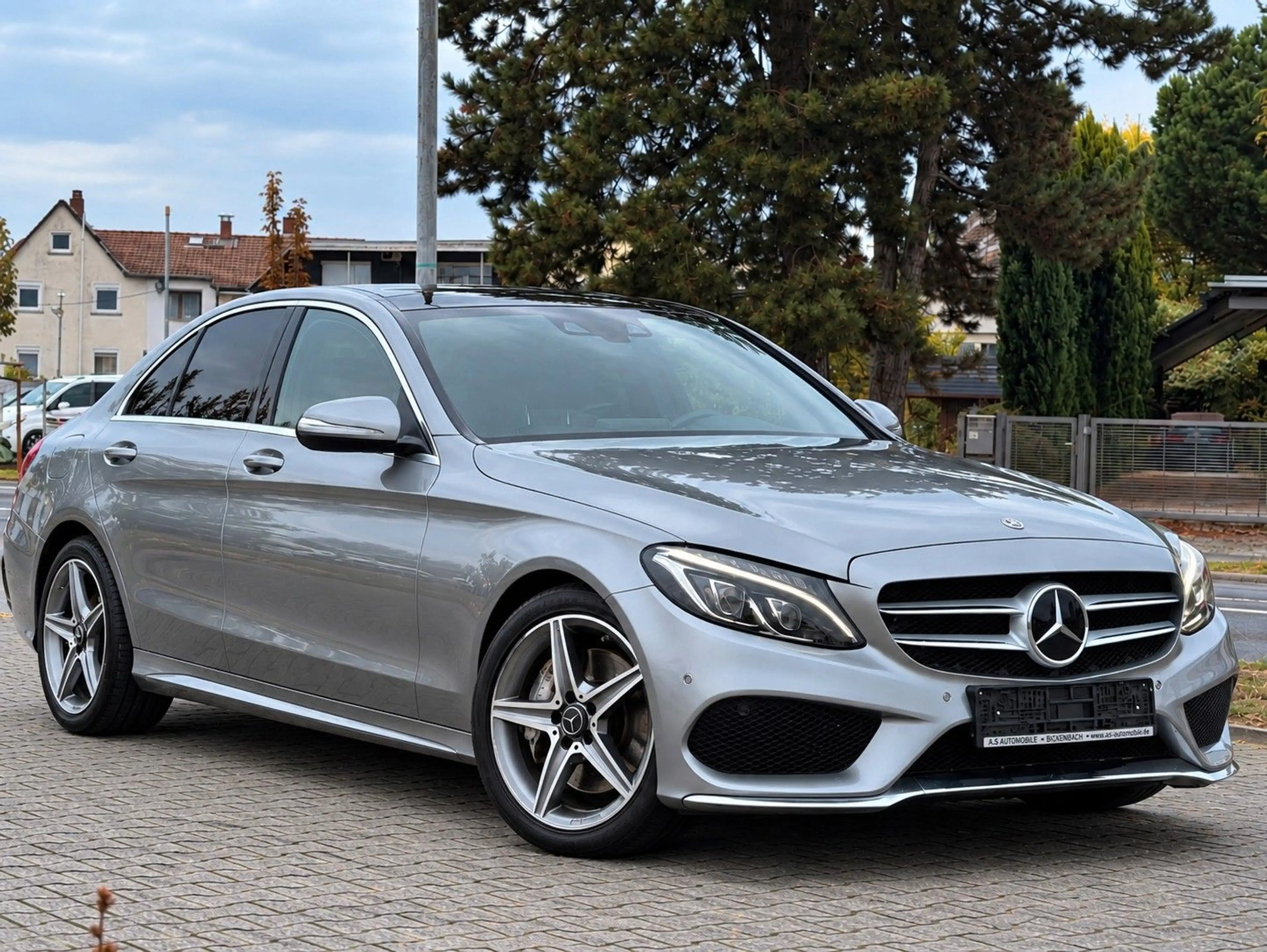 Mercedes-Benz C 250 AMG LINE*PANO*DISTRONIC*LEDER*COMAND*VOLL* — photo 2