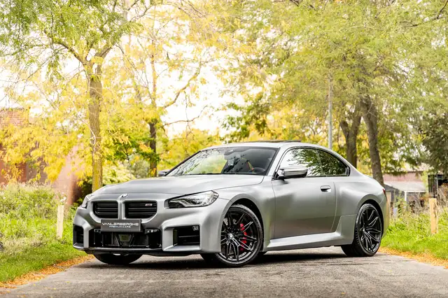 BMW M2 view 3