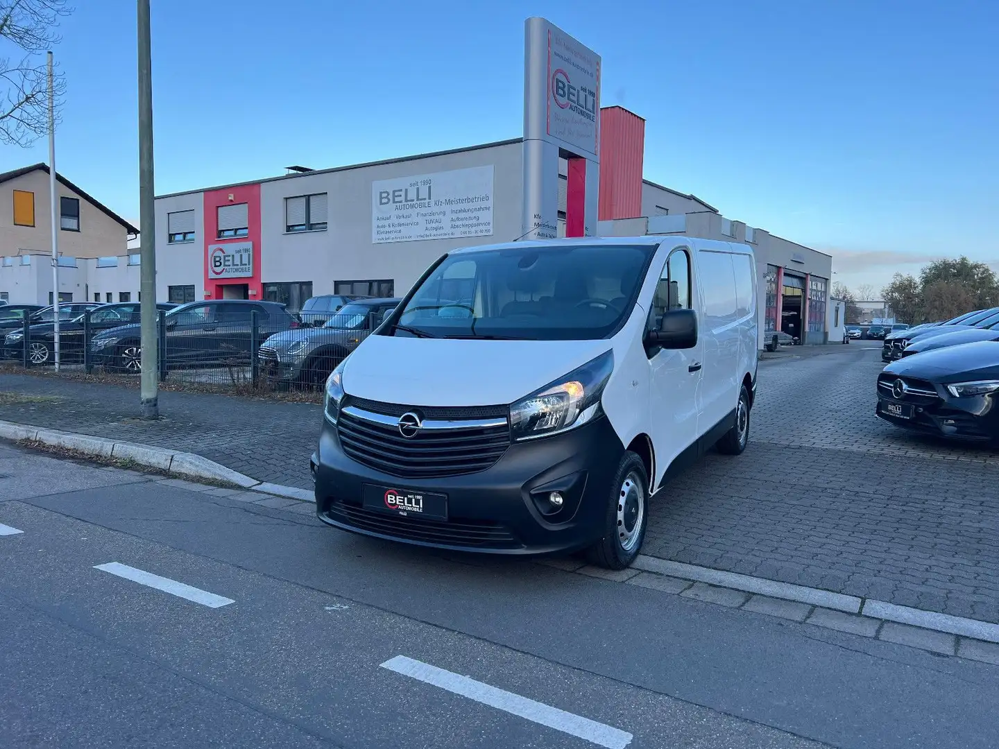 Opel Vivaro B Kasten/Kombi L1H1  2,7t FINANZIERUNG Weiß - 1