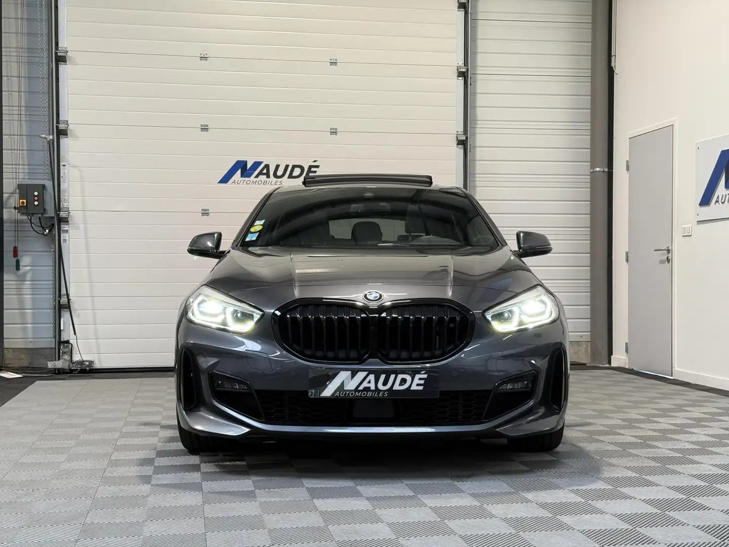 BMW 118 F40 118d 150CH BVA8 M Sport TOIT OUVRANT Grau - 2