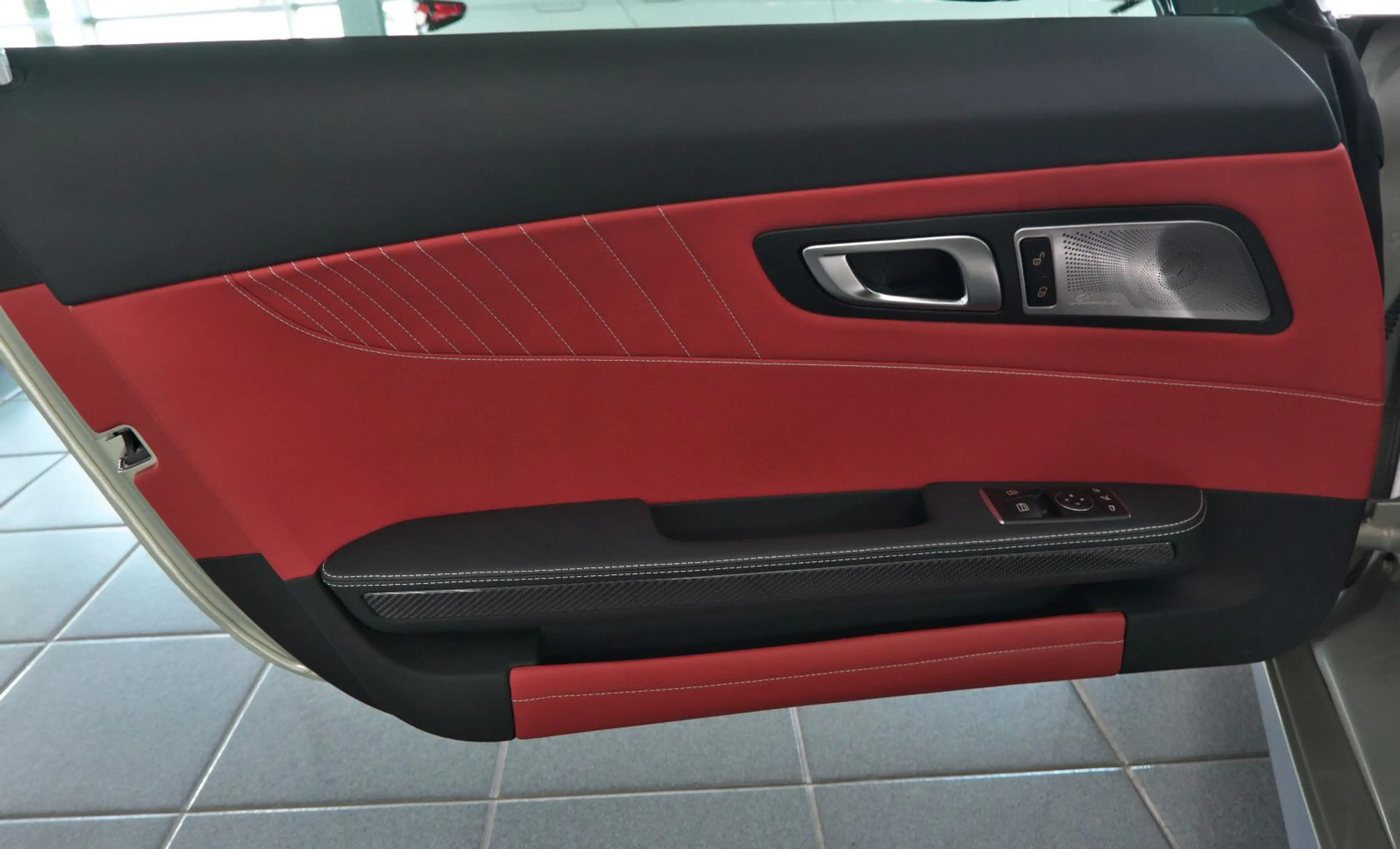 Mercedes-Benz AMG GT Coupe Burmester Hinterachslenkung DE — photo 11