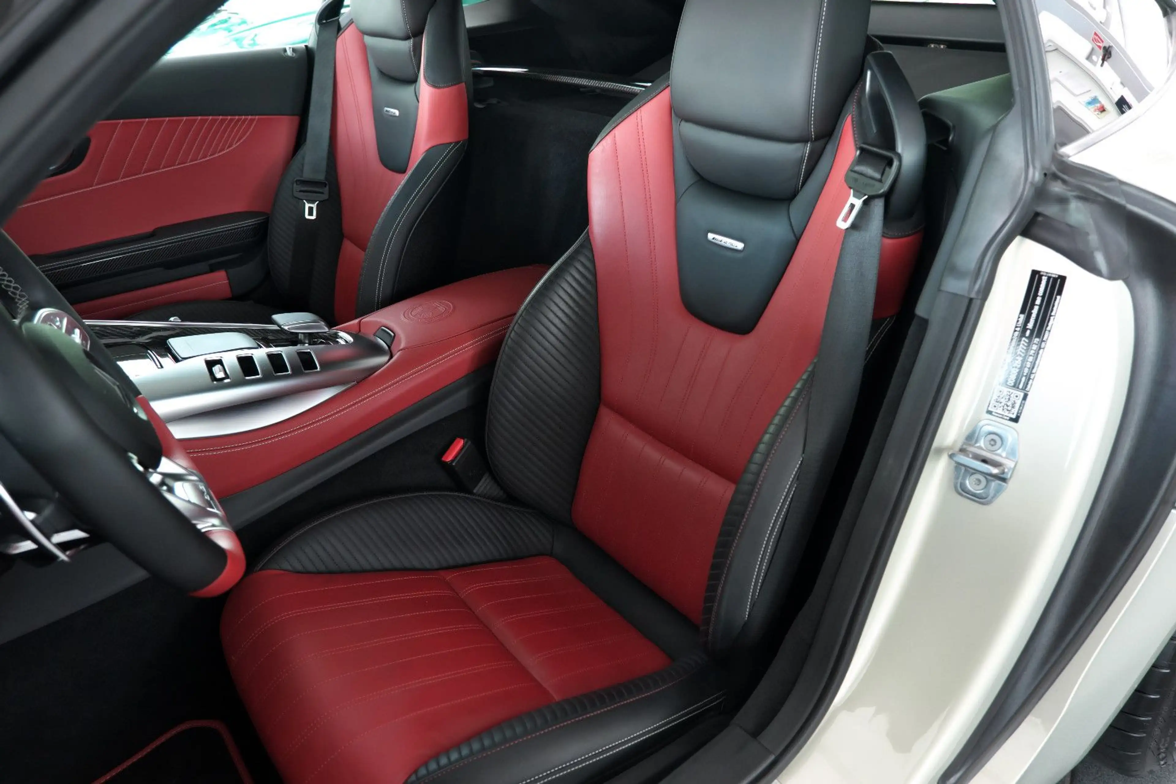 Mercedes-Benz AMG GT Coupe Burmester Hinterachslenkung DE — photo 9