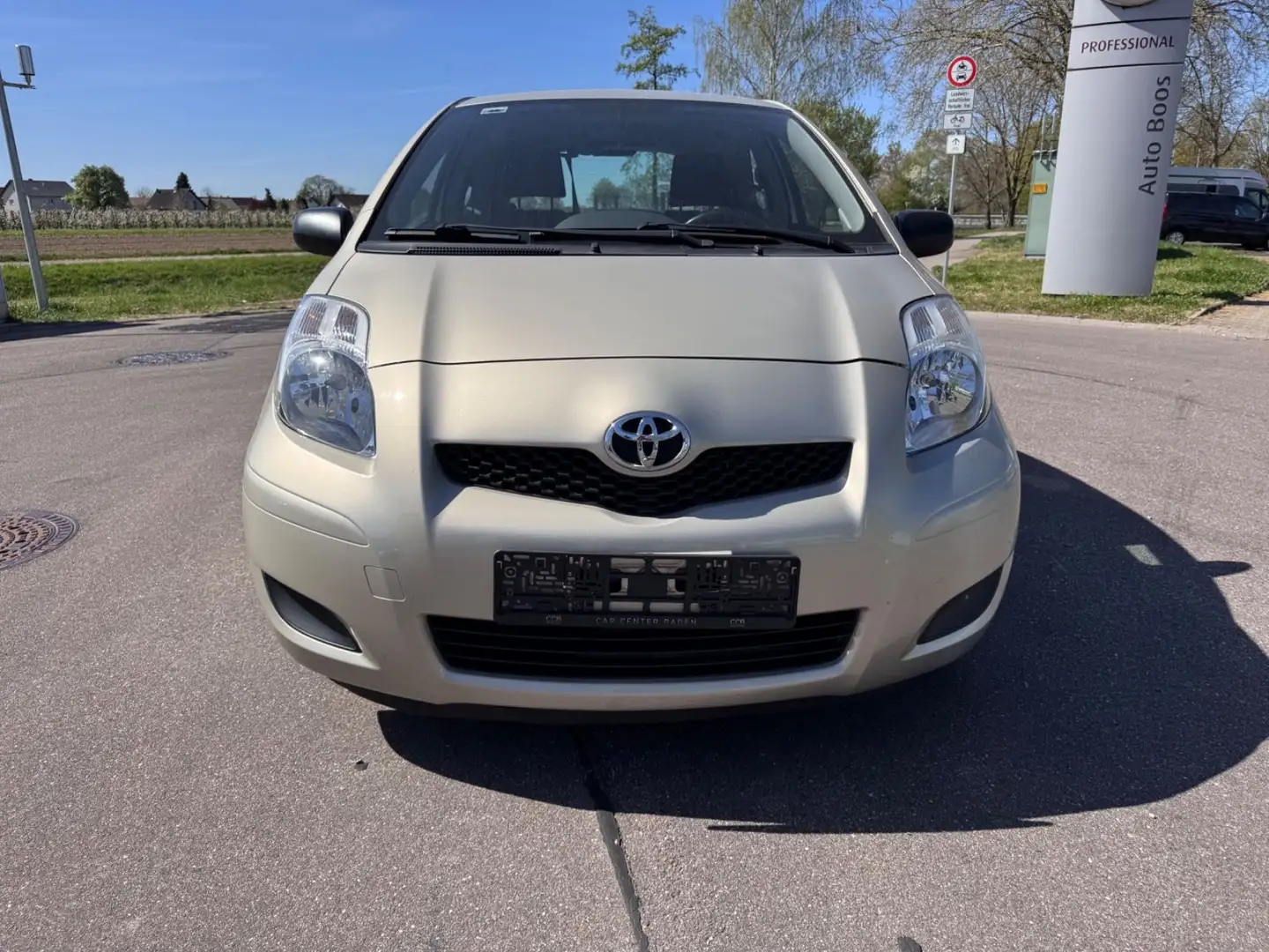 Toyota Yaris Cool+ Or - 2