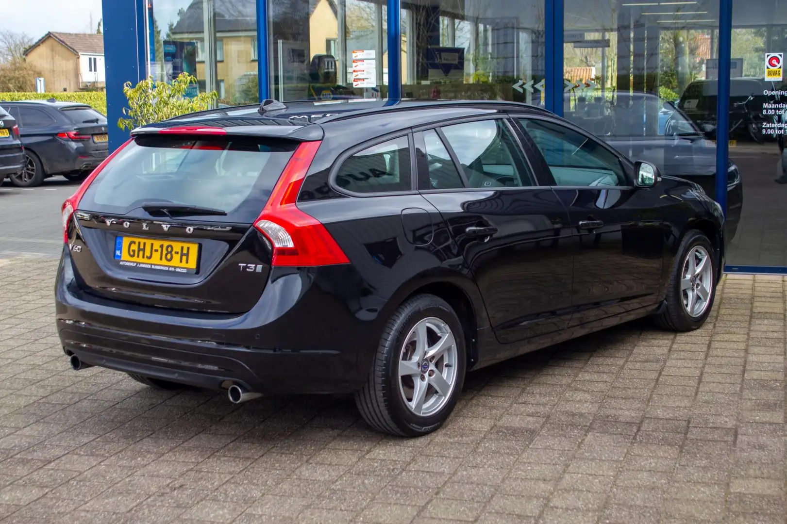 Volvo V60 1.5 T3 Polar | Prijs rijklaar incl. 12 mnd garanti Schwarz - 2