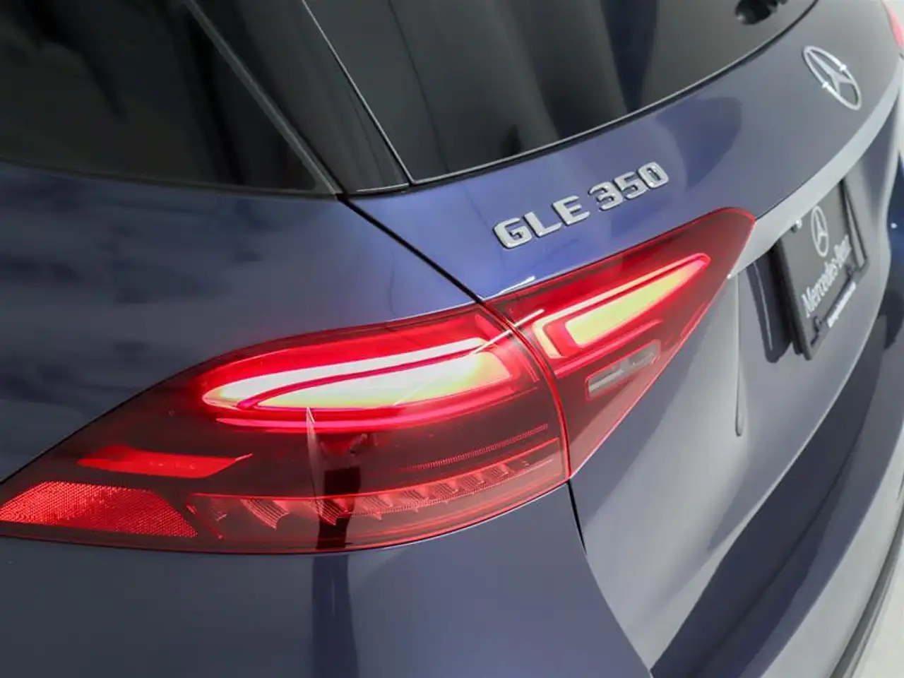 Mercedes-Benz GLE снимка Mercedes-Benz GLE