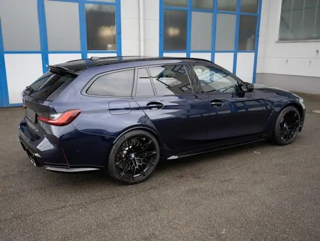 BMW M3 view 5