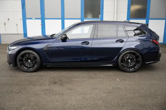 BMW M3 view 3